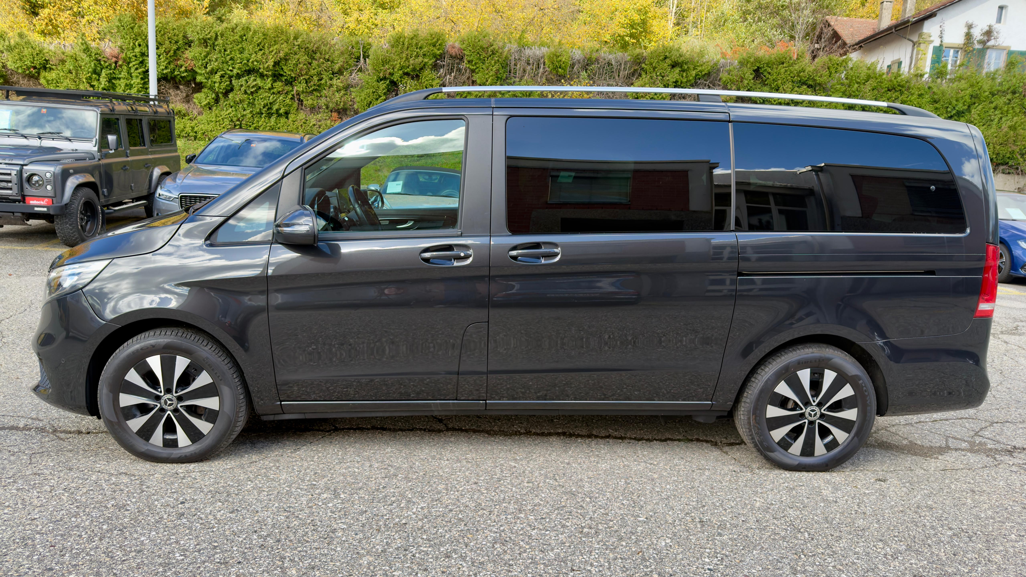 listing desktop thumbnail image 1