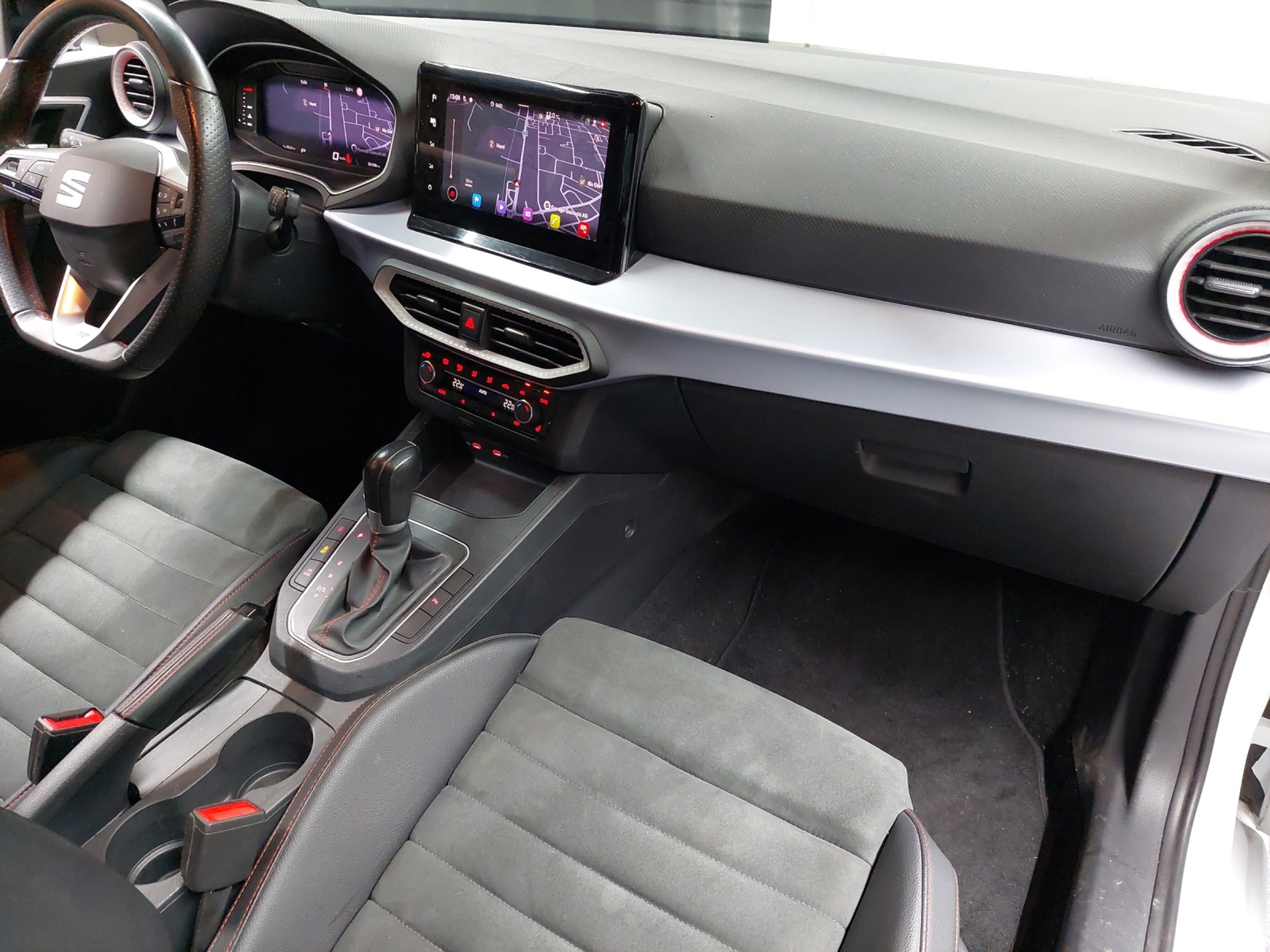 listing desktop thumbnail image 9