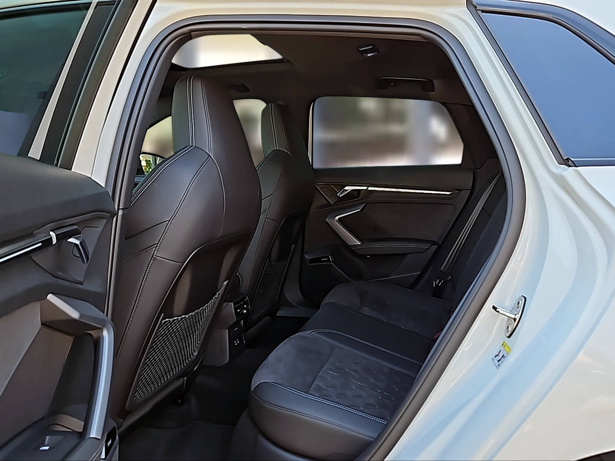 listing desktop thumbnail image 9