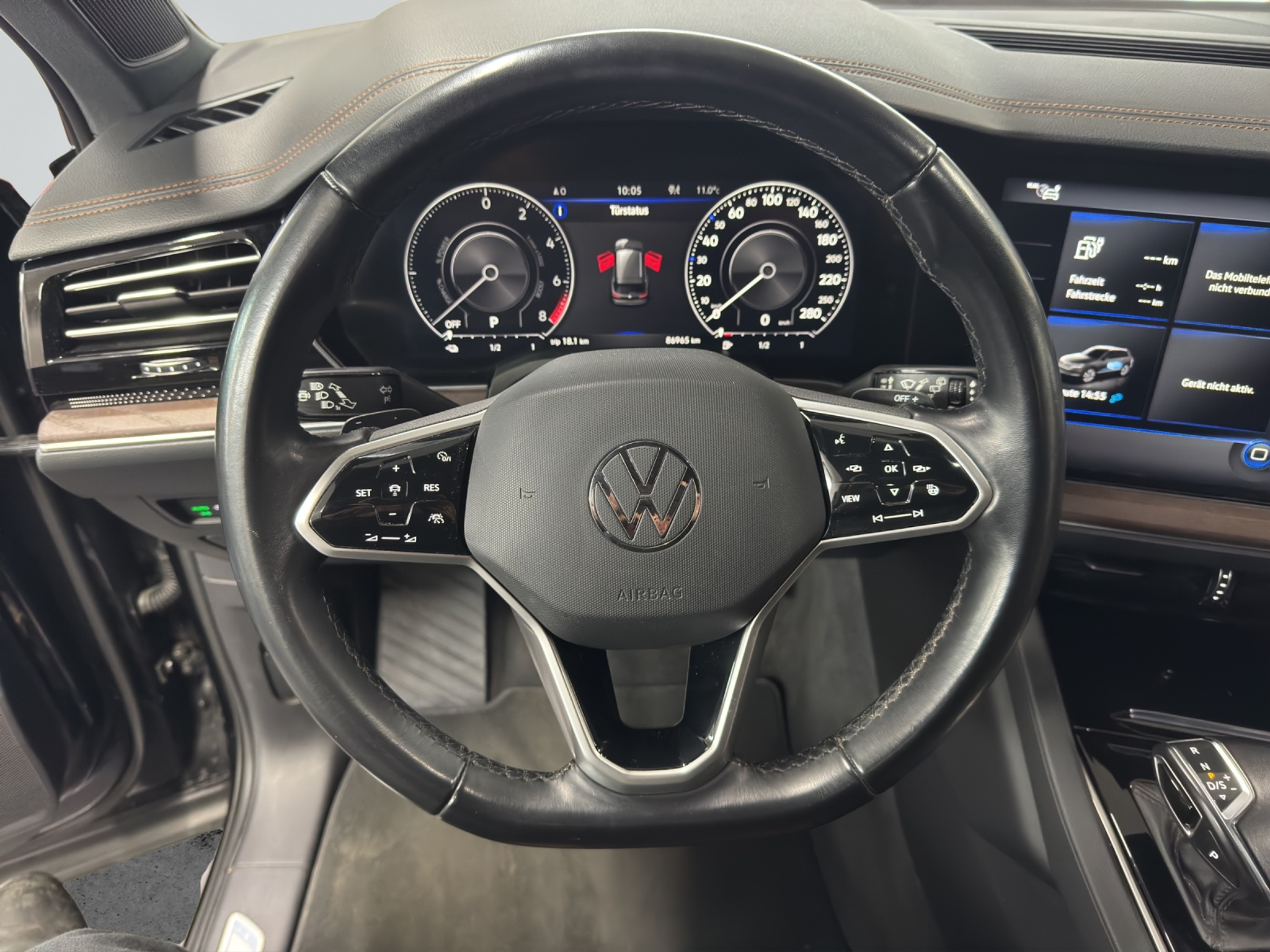 listing desktop thumbnail image 9