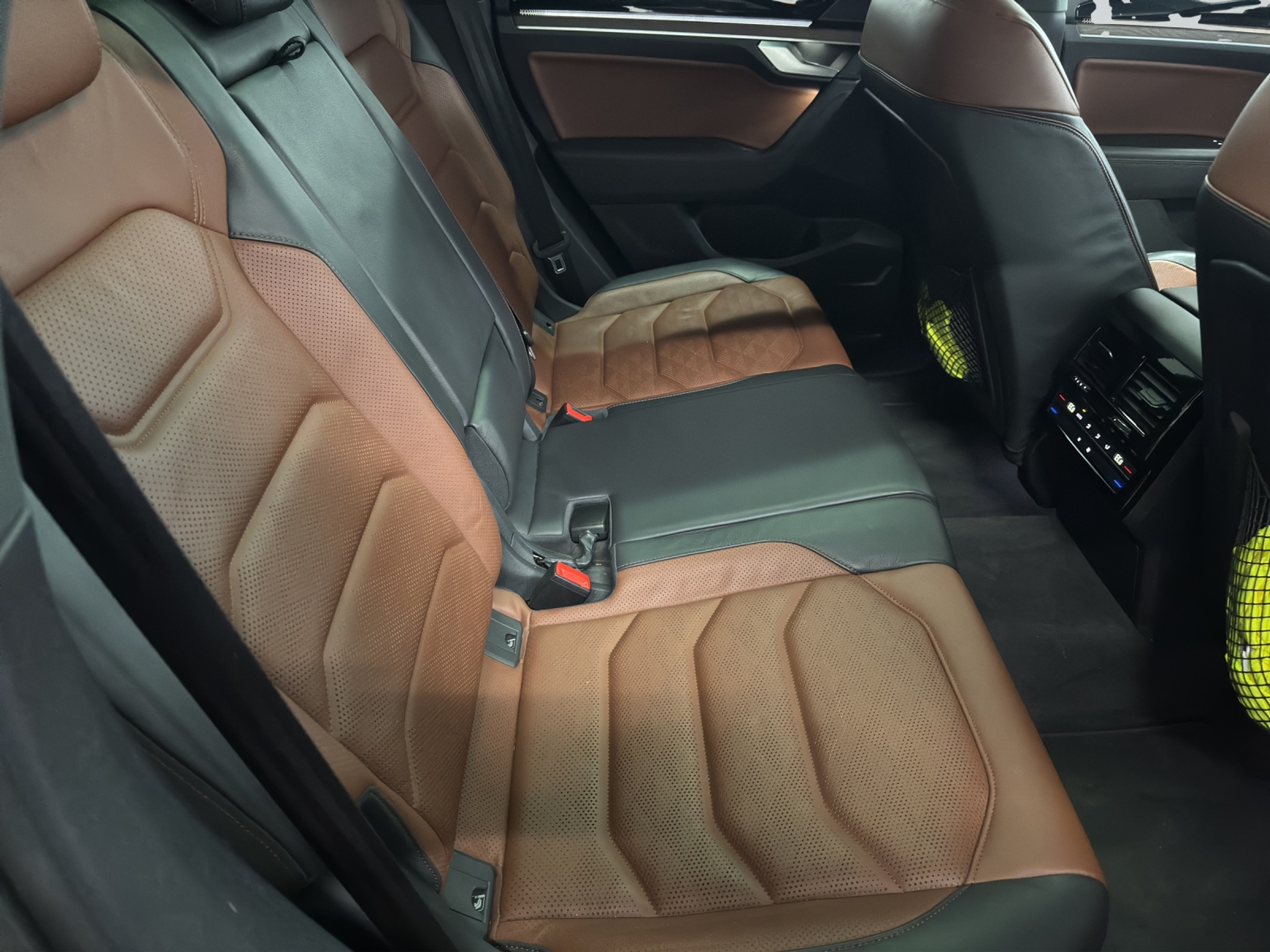 listing desktop thumbnail image 12