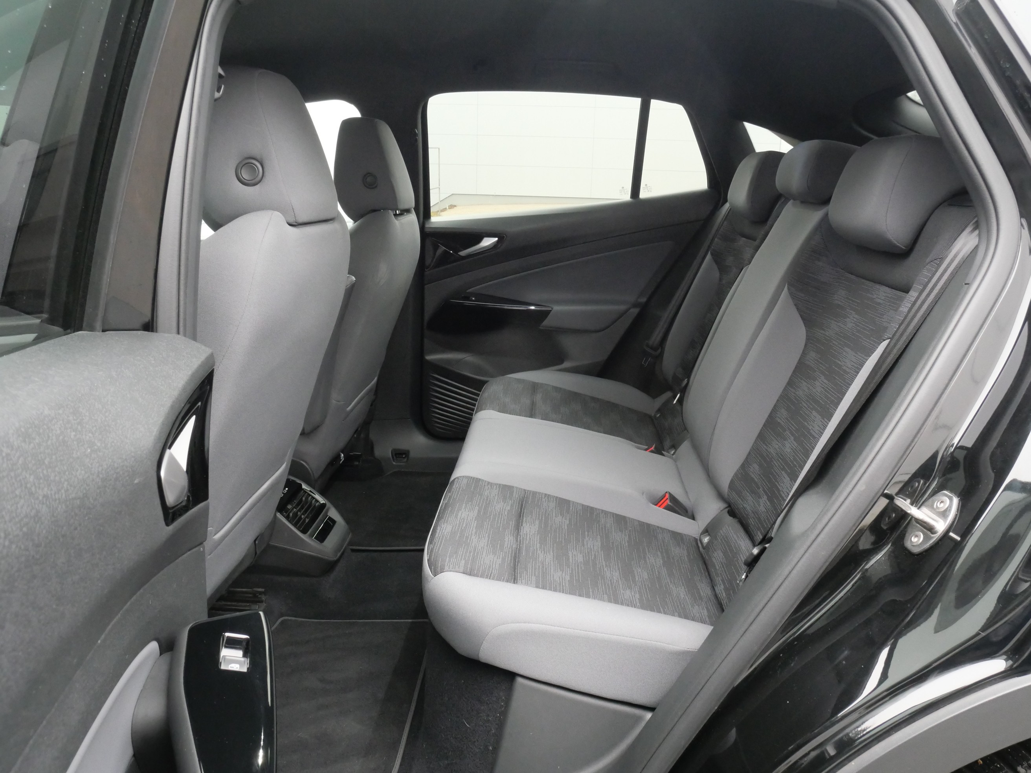 listing desktop thumbnail image 8