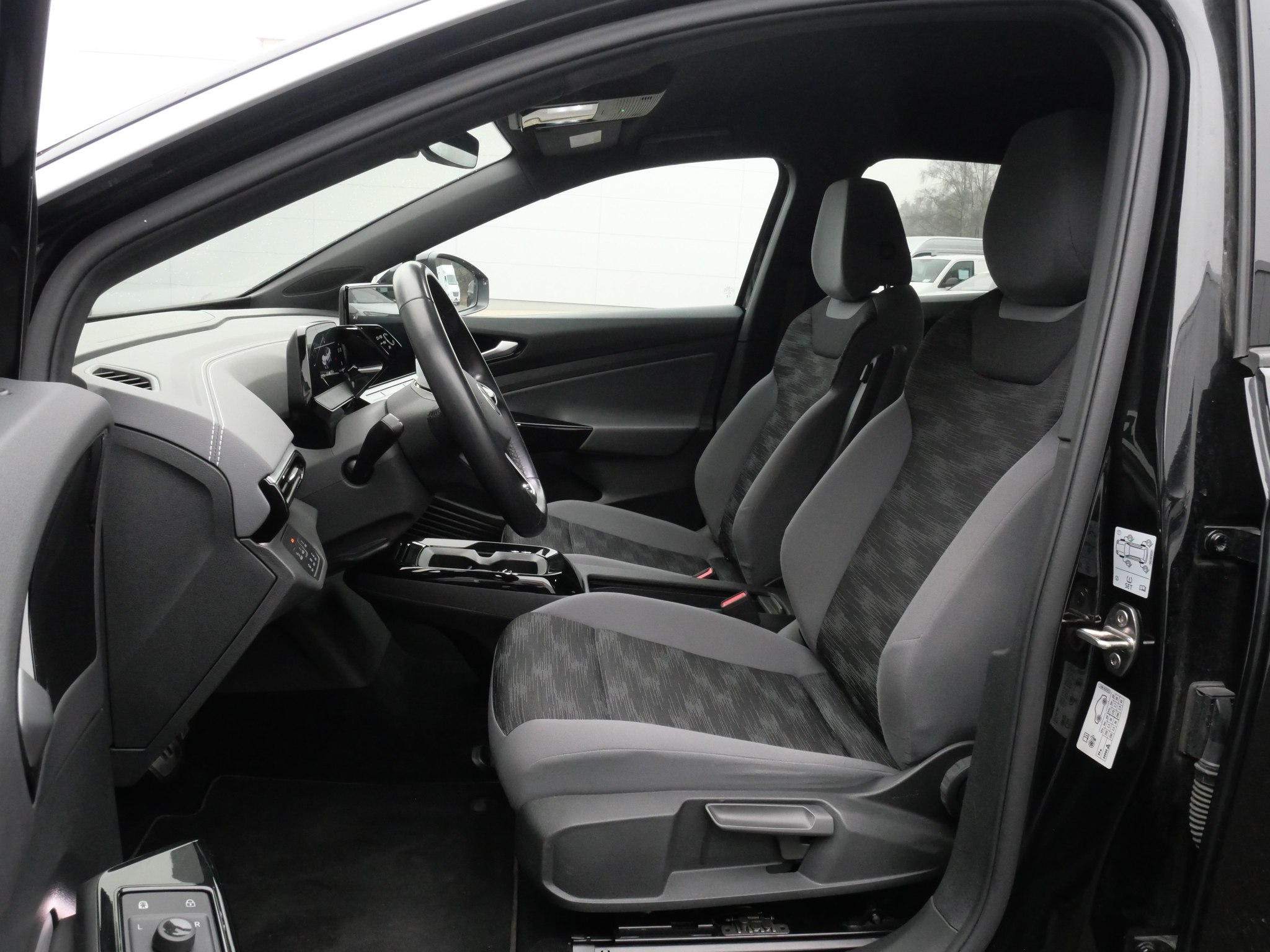 listing desktop thumbnail image 10