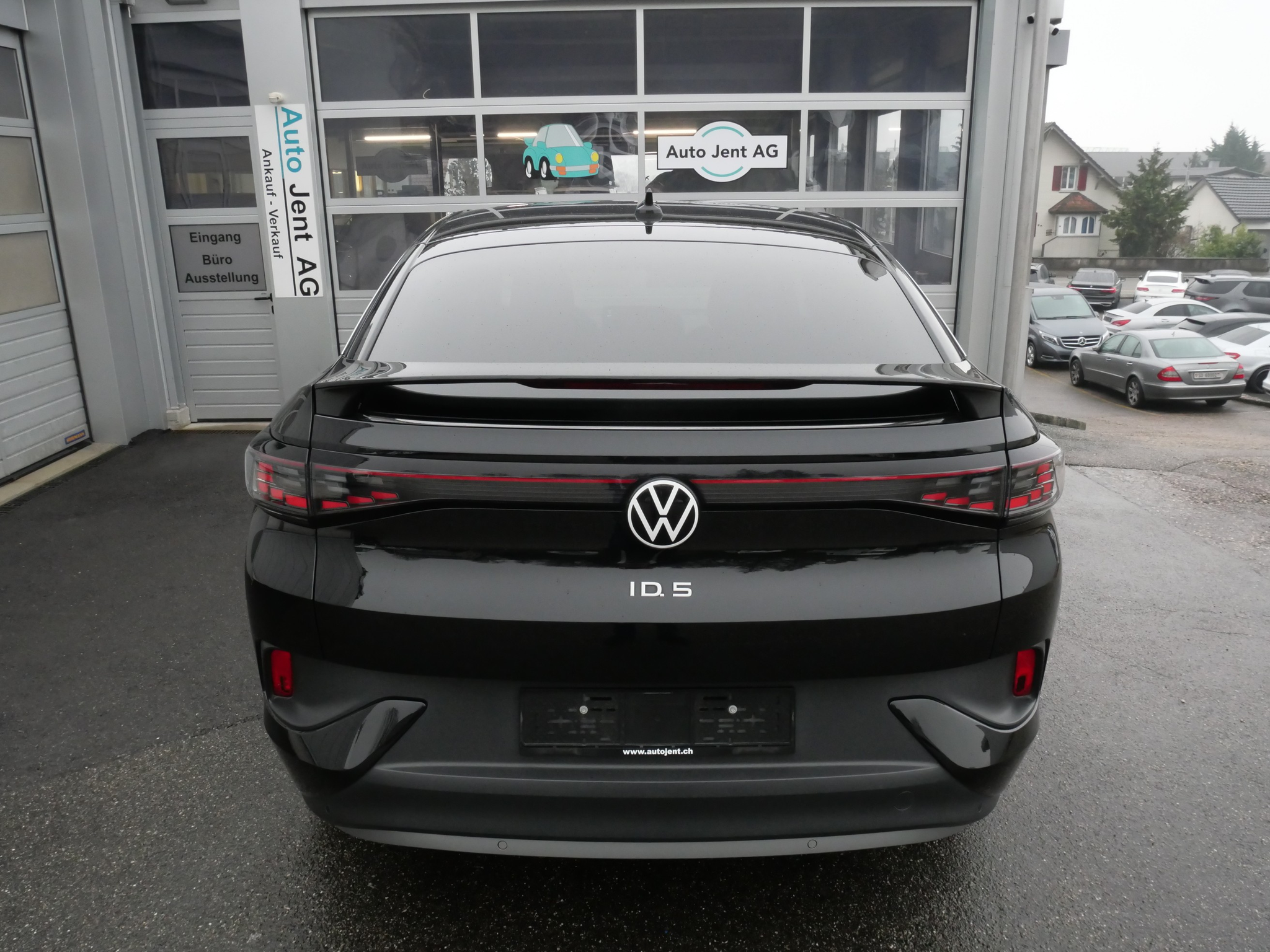 listing desktop thumbnail image 6