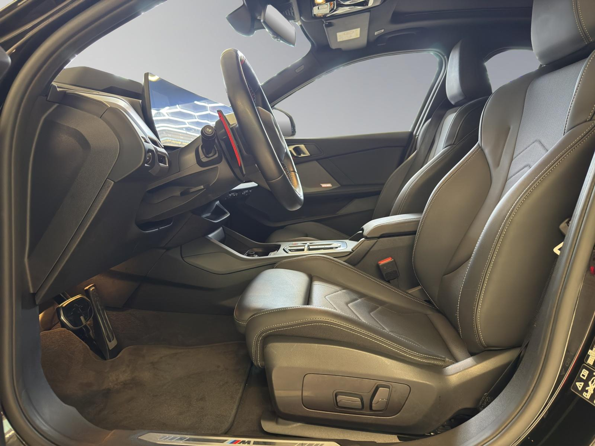 listing desktop thumbnail image 14