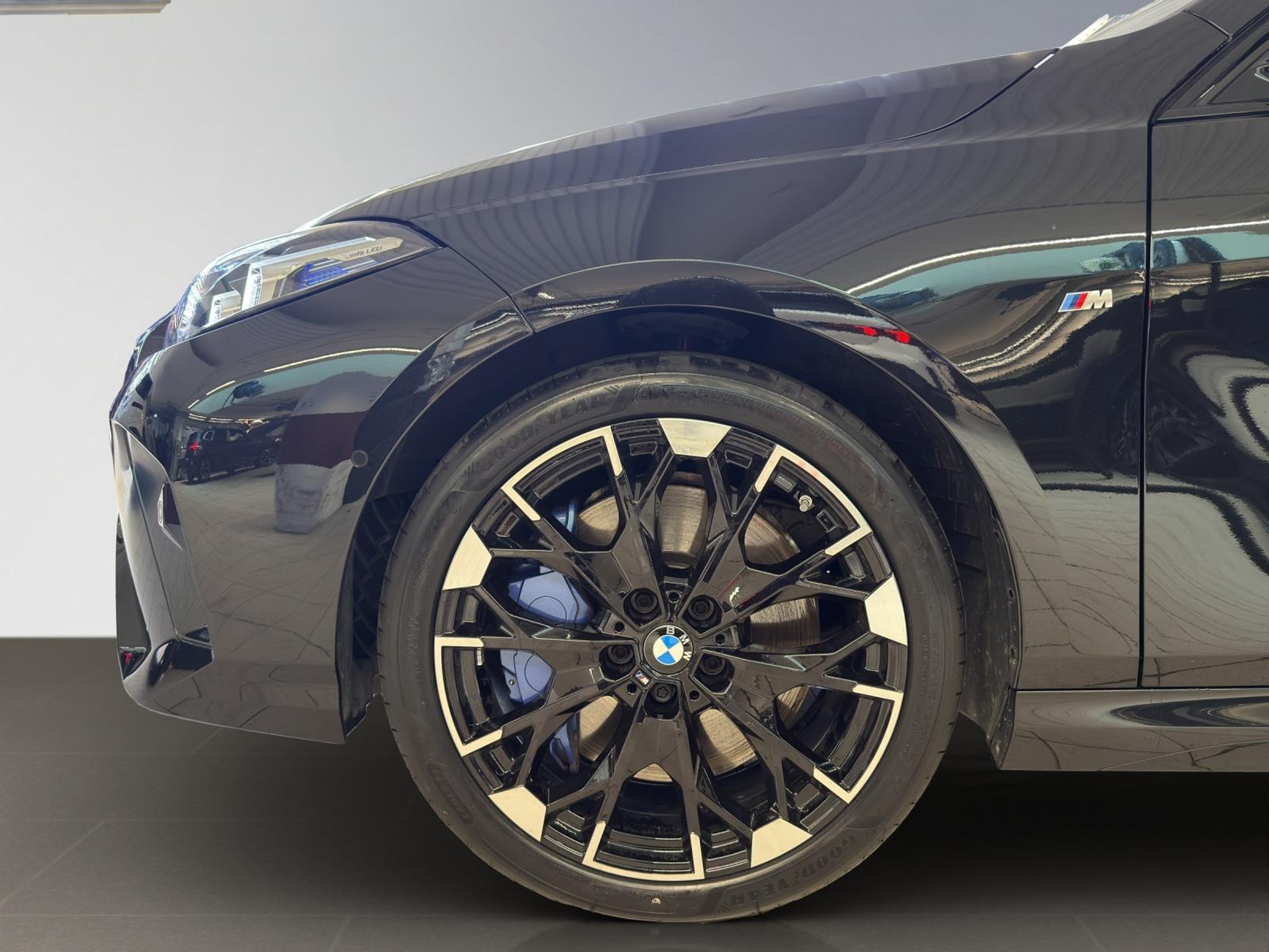 listing desktop thumbnail image 18