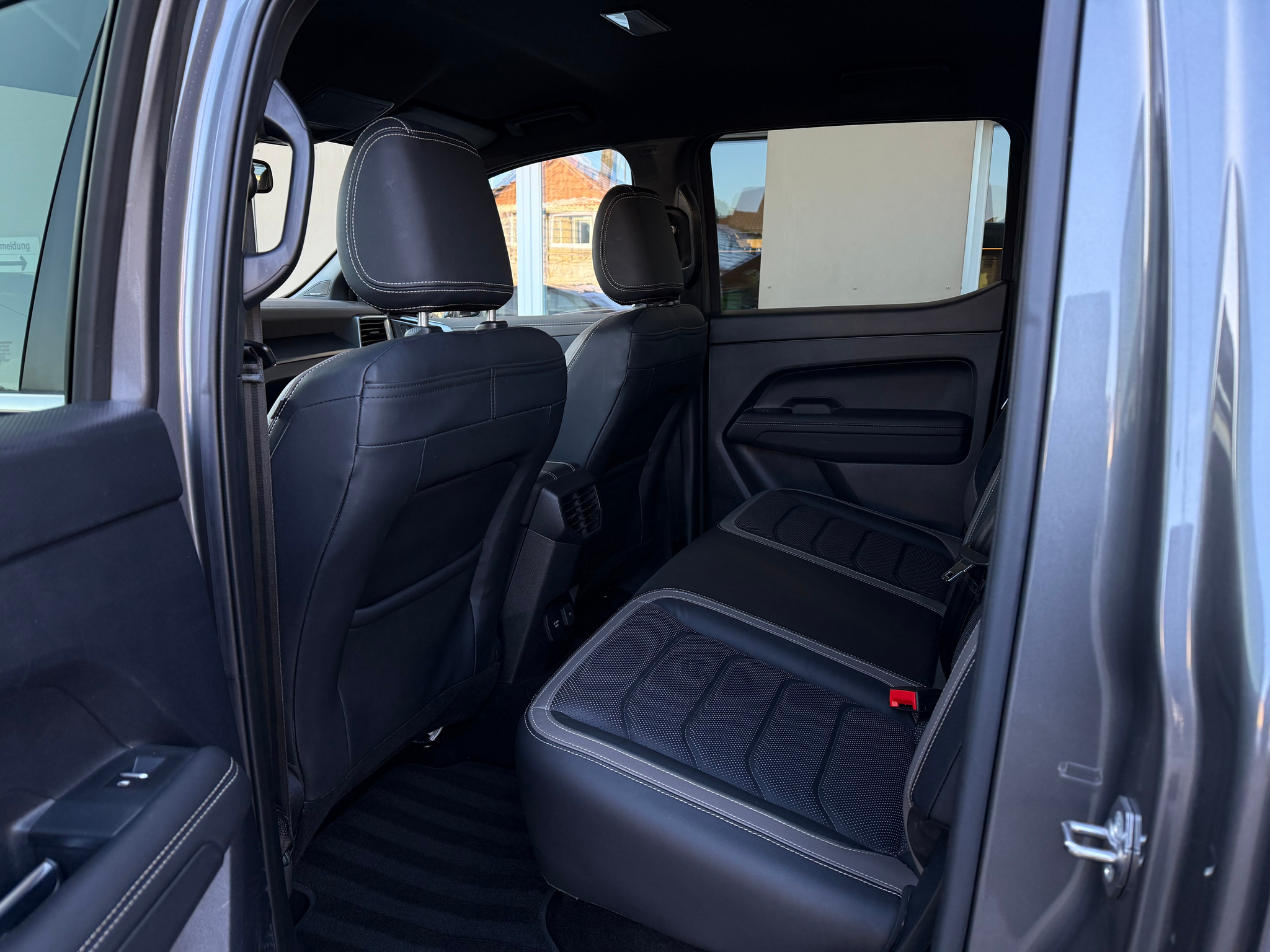 listing desktop thumbnail image 27