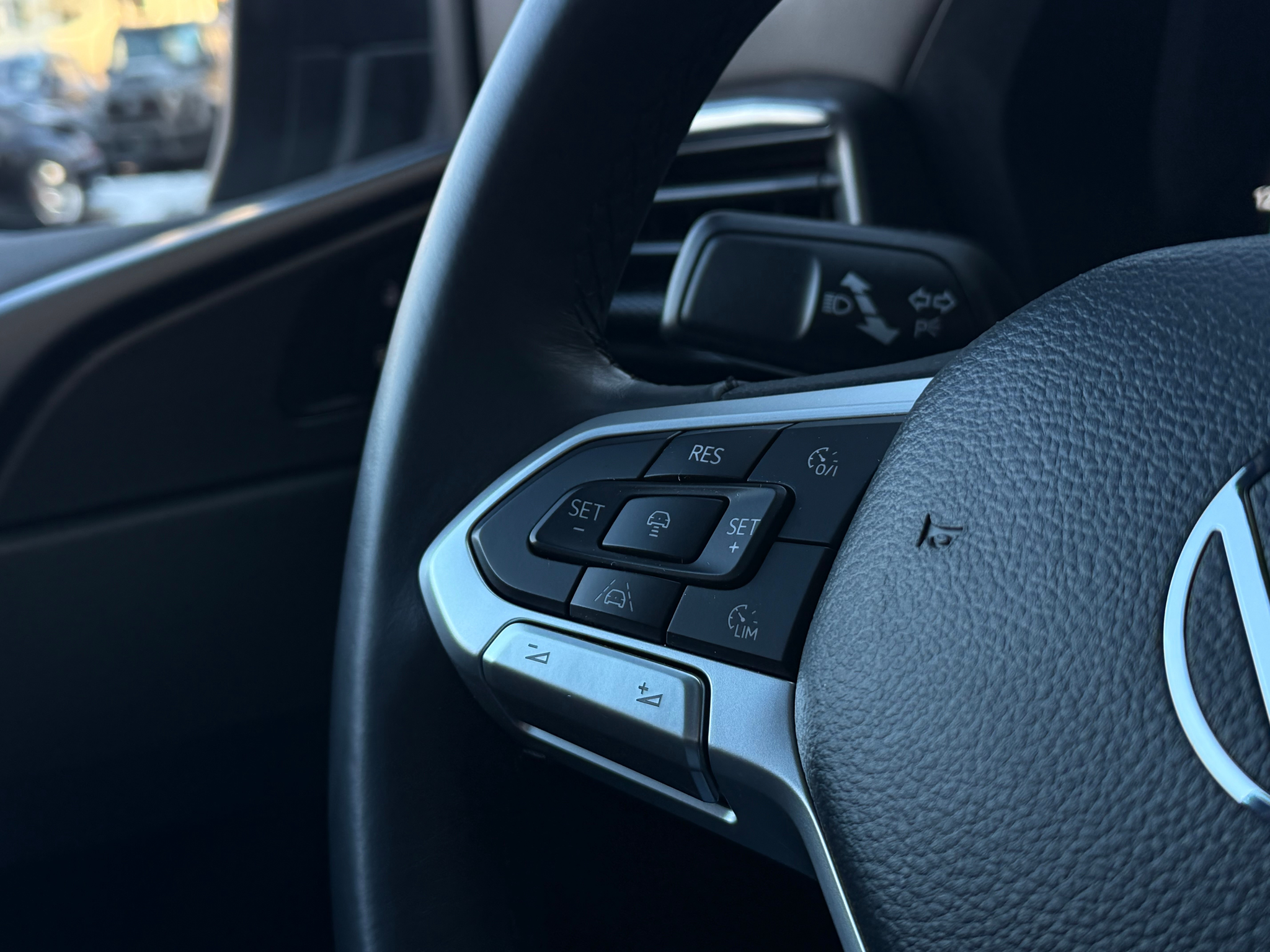 listing desktop thumbnail image 25