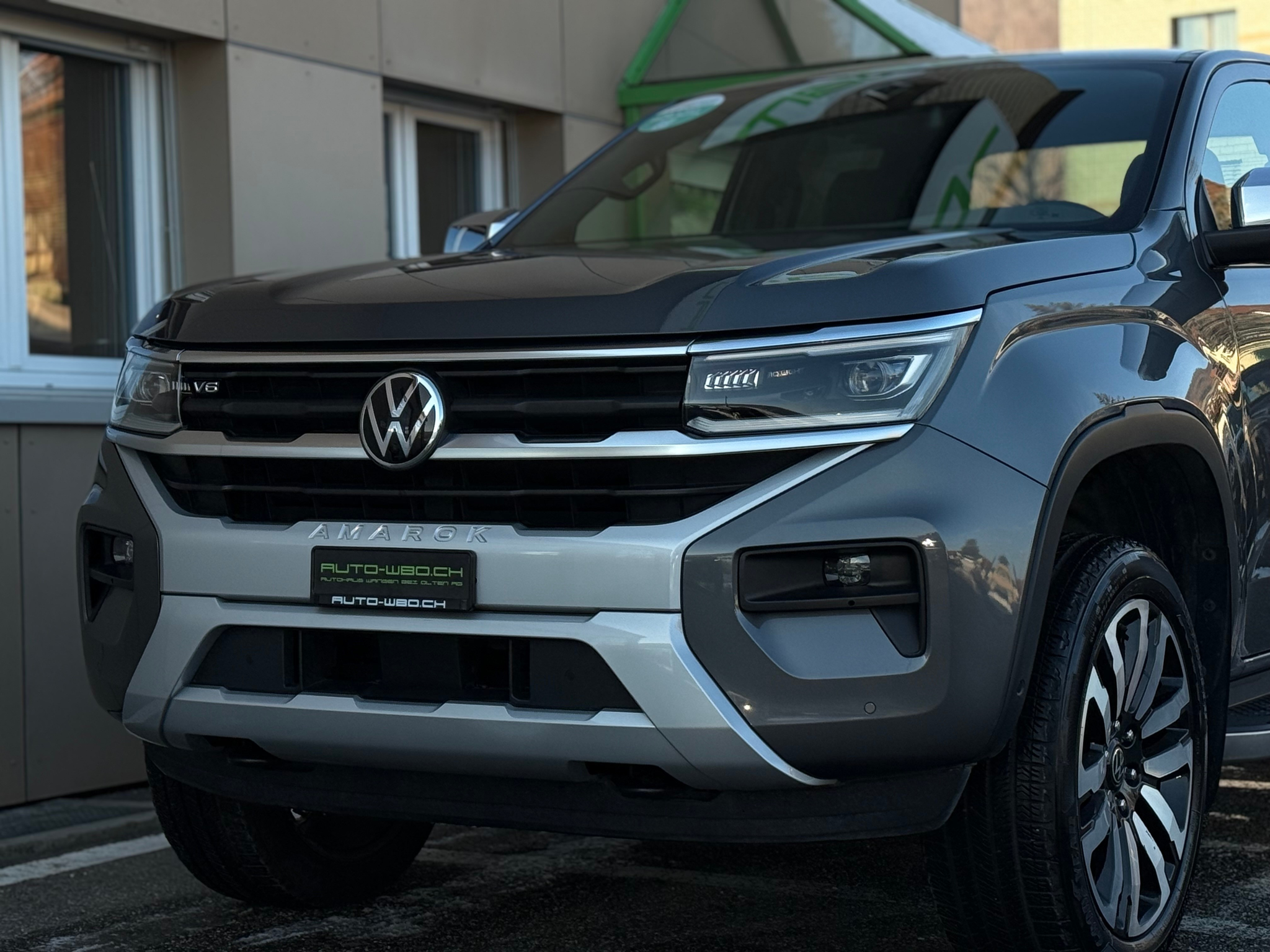 listing desktop thumbnail image 9