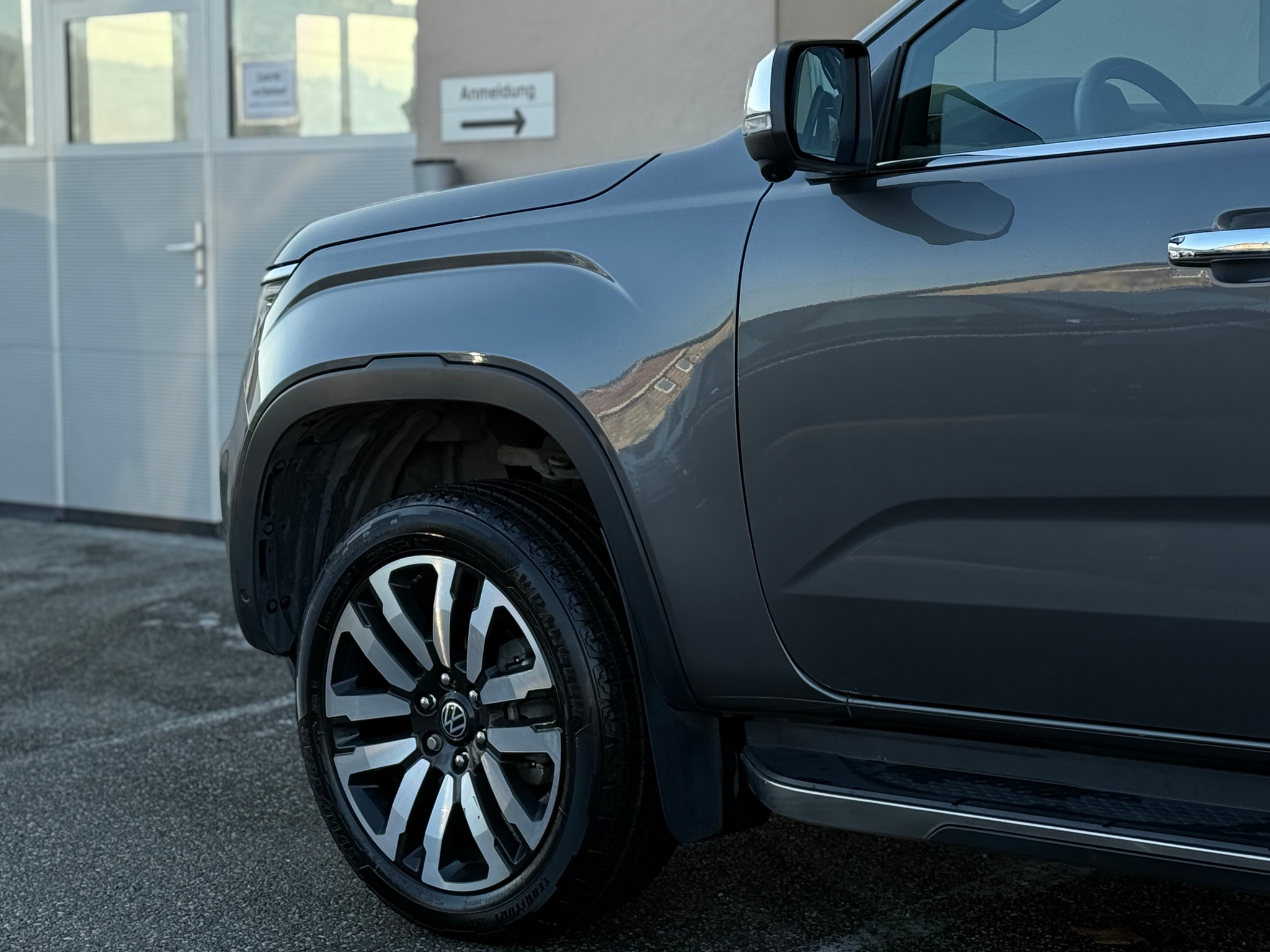 listing desktop thumbnail image 8