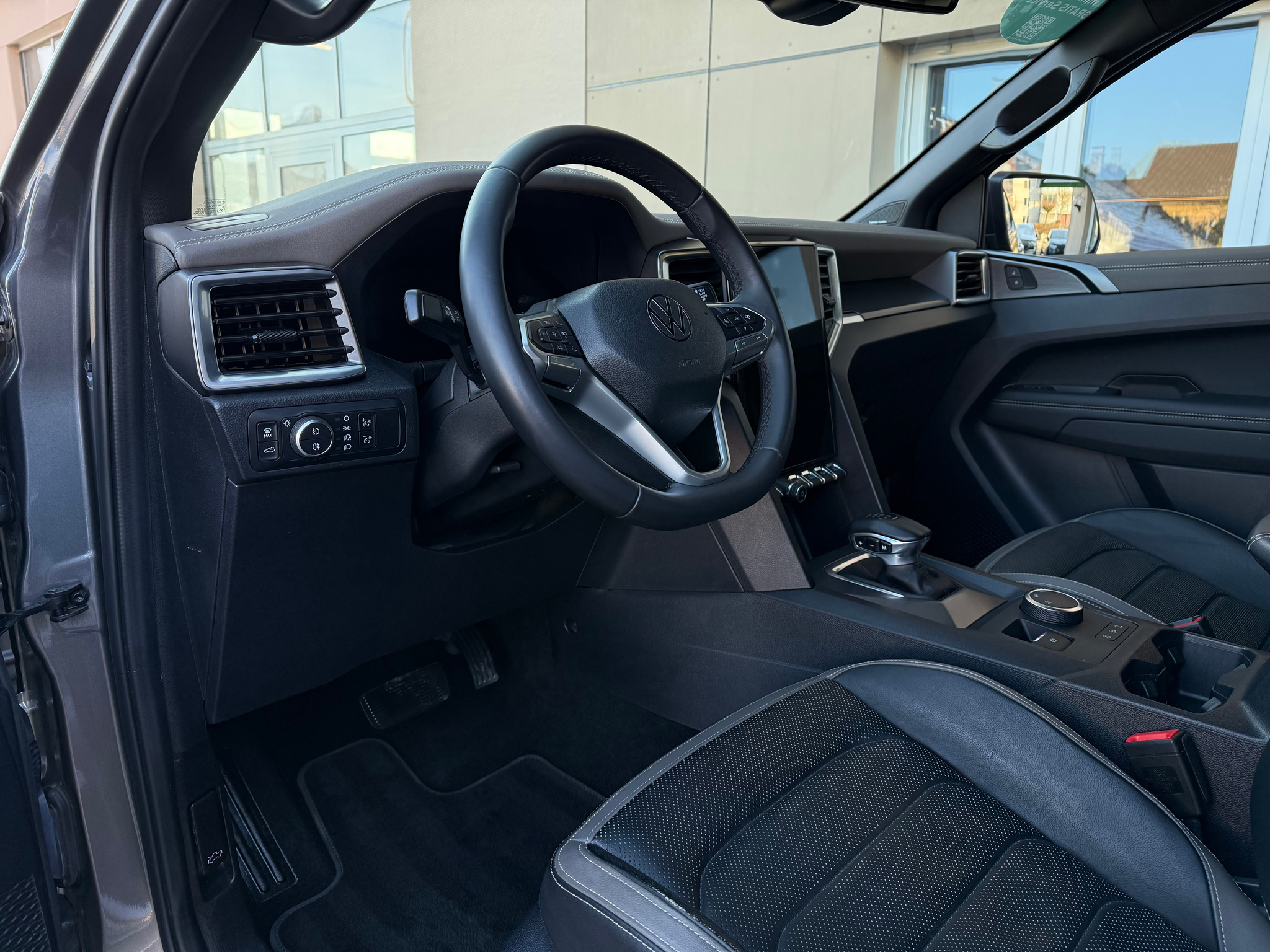 listing desktop thumbnail image 13