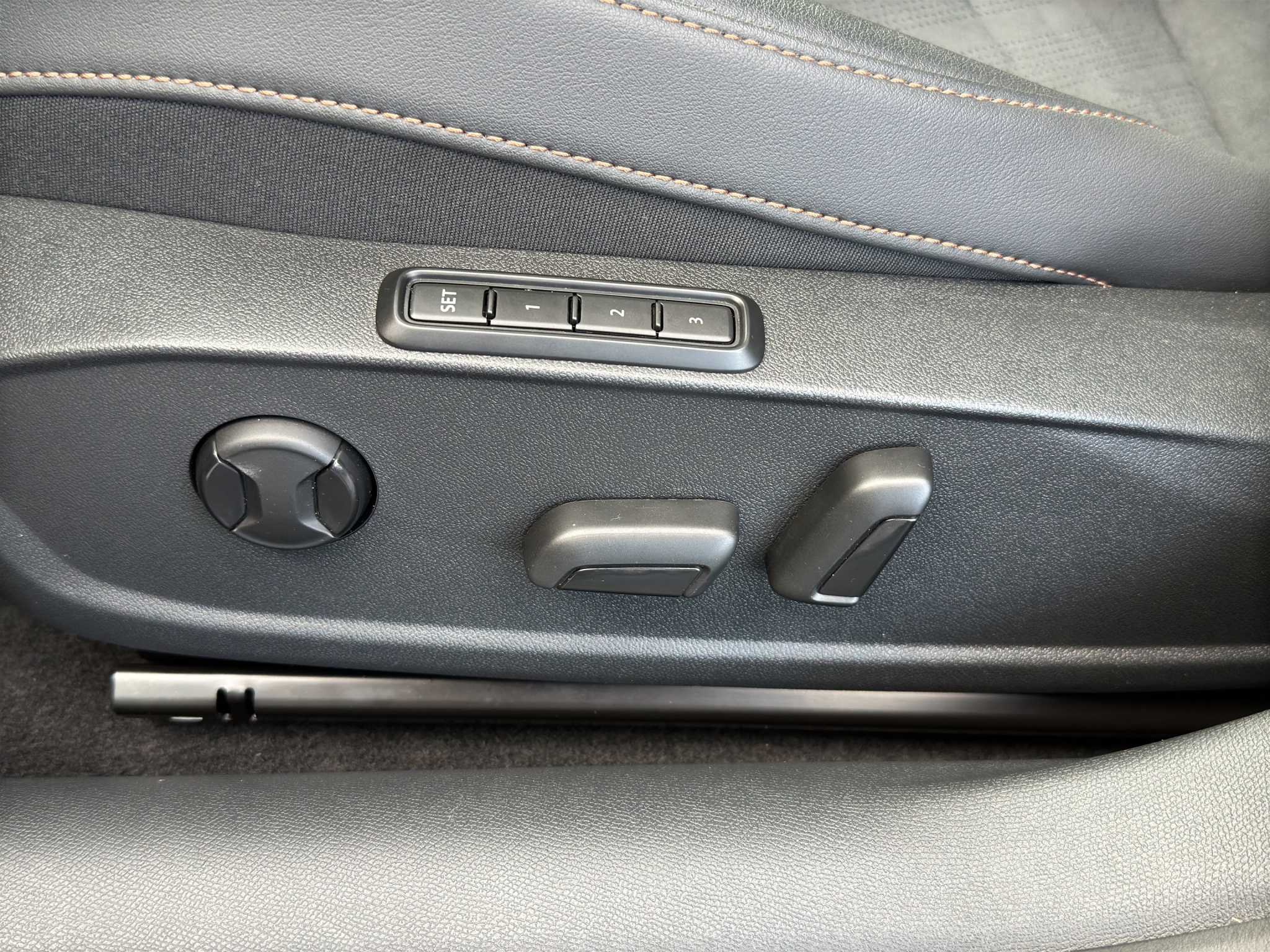 listing desktop thumbnail image 12