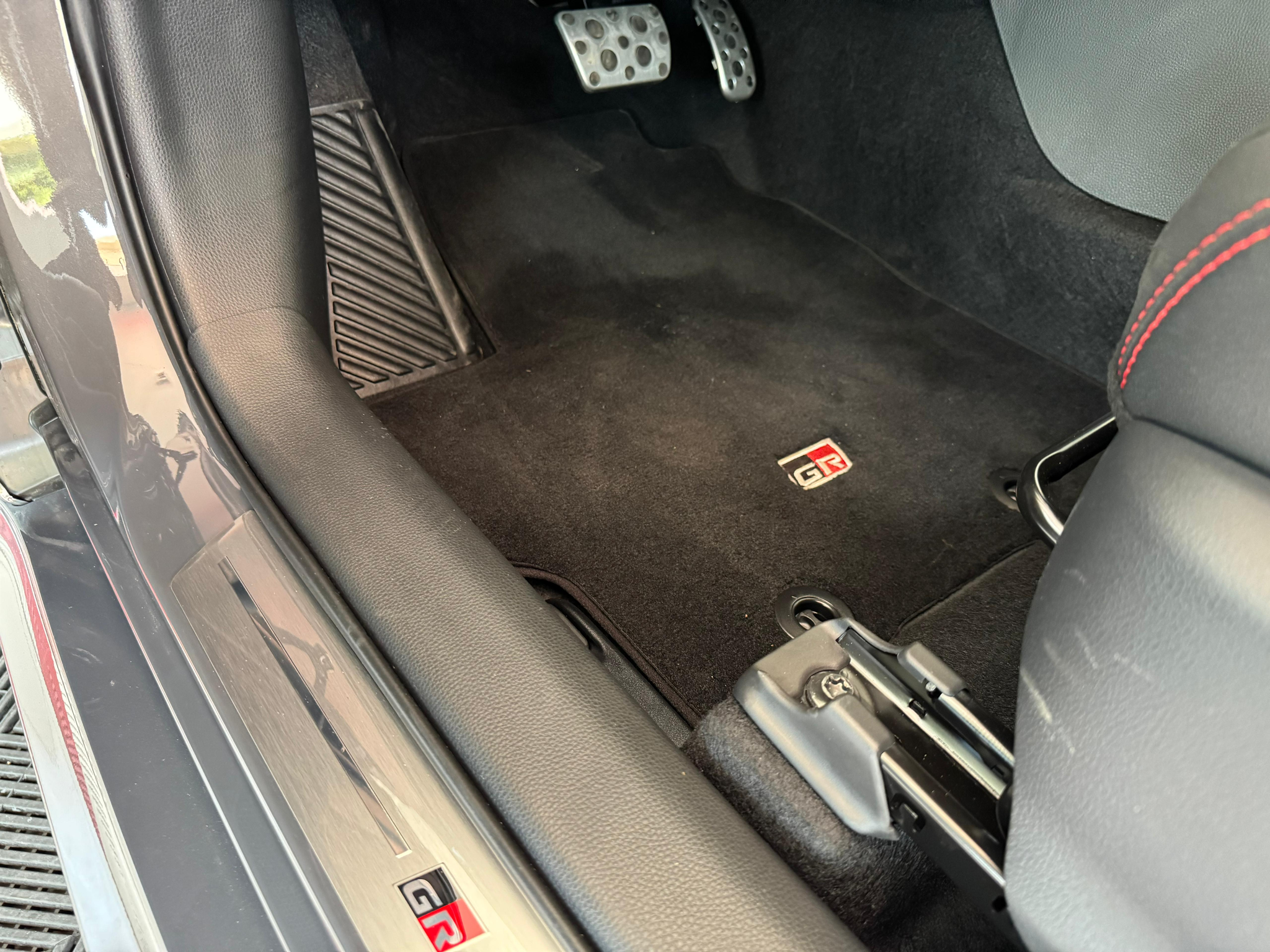 listing desktop thumbnail image 22