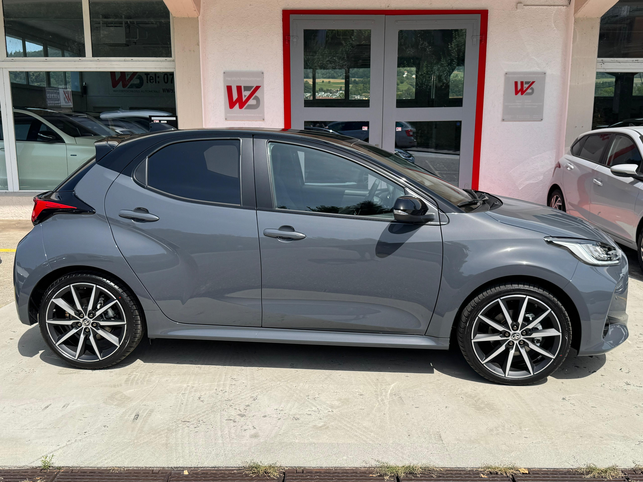 listing desktop thumbnail image 4