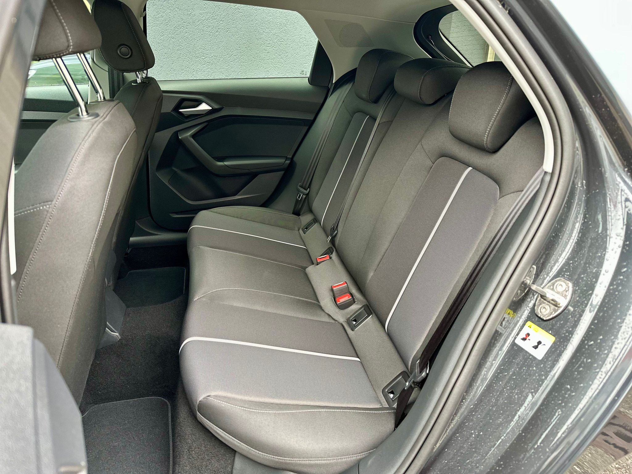 listing desktop thumbnail image 9