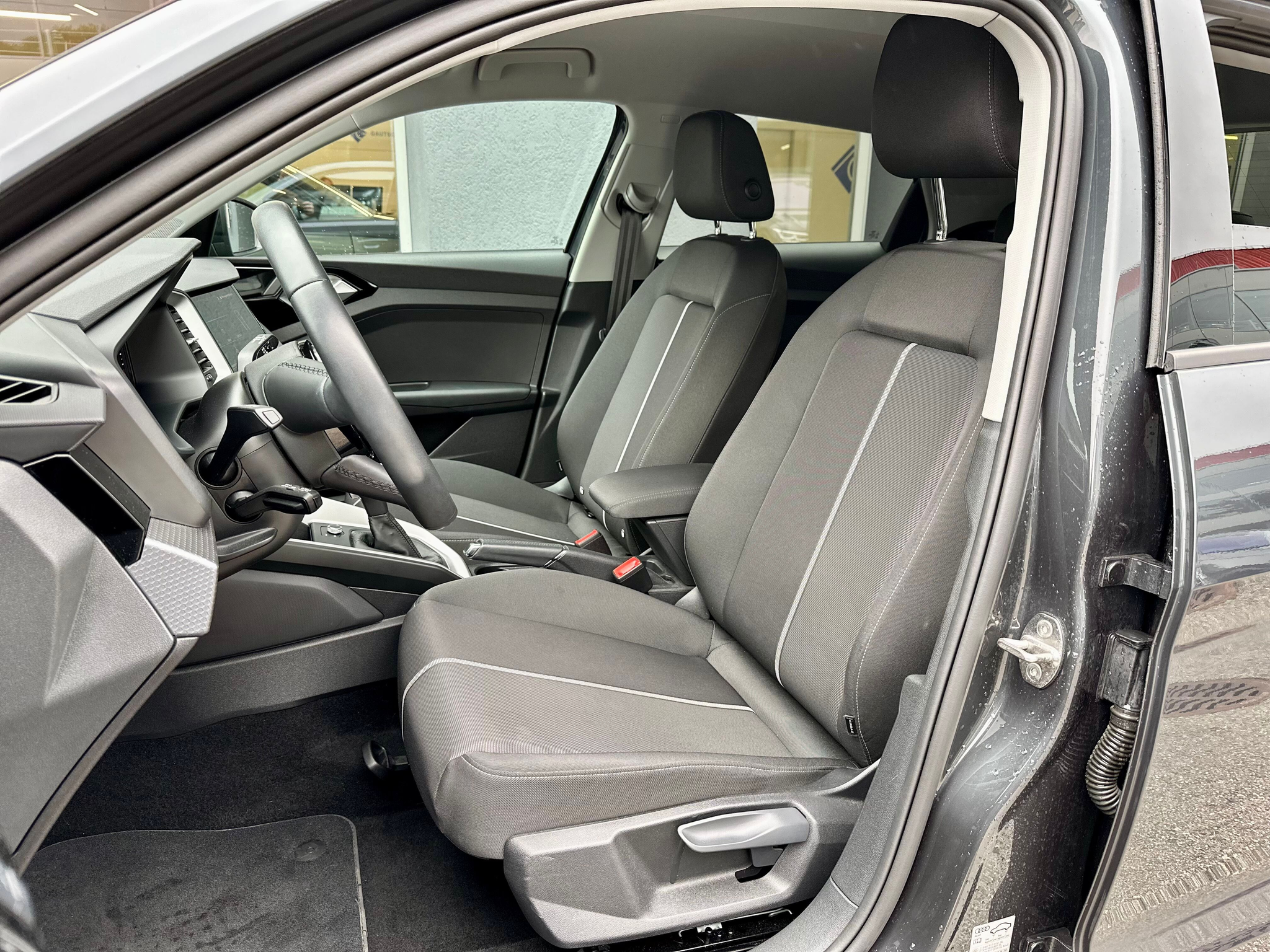 listing desktop thumbnail image 5