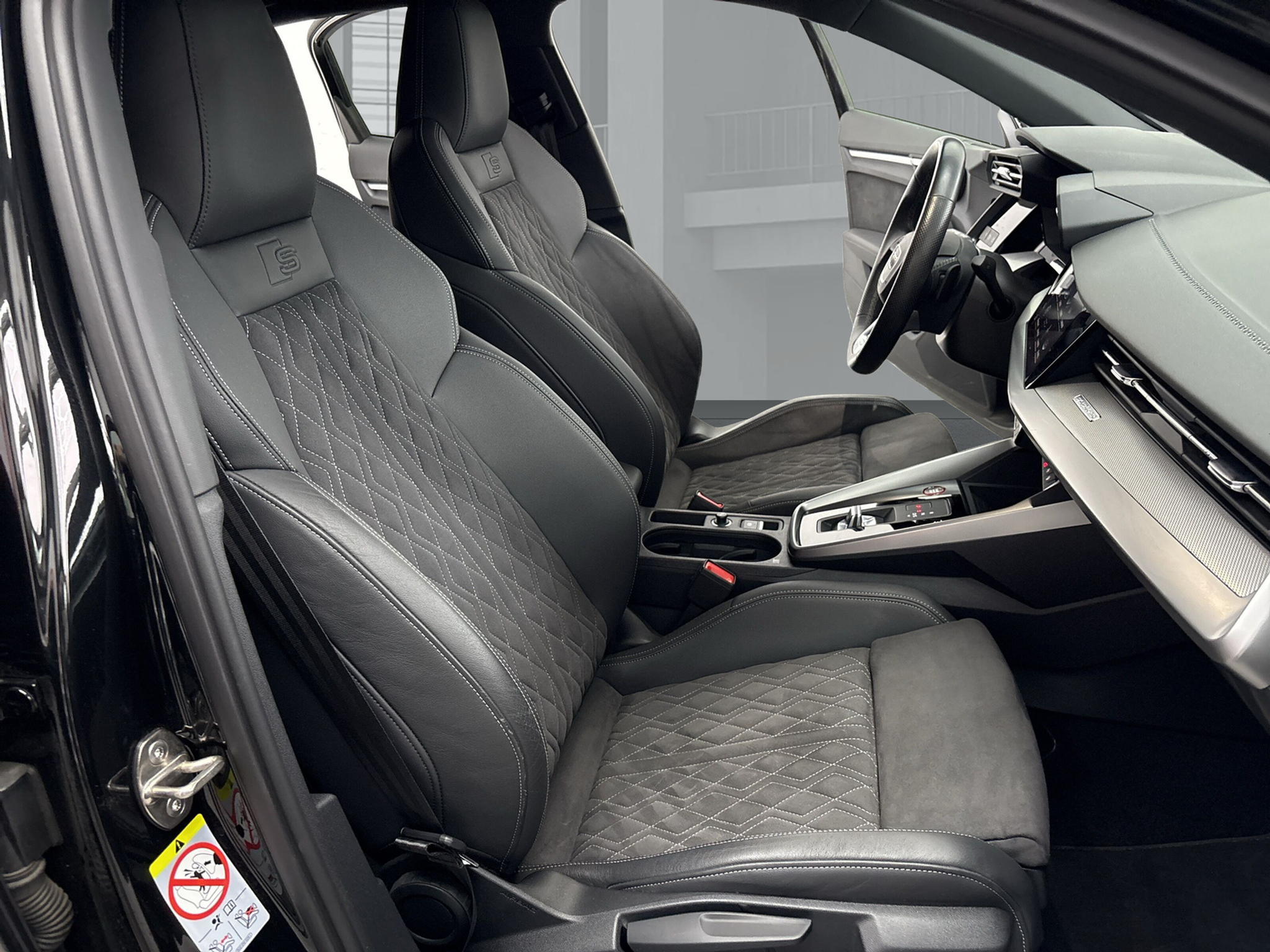 listing desktop thumbnail image 11