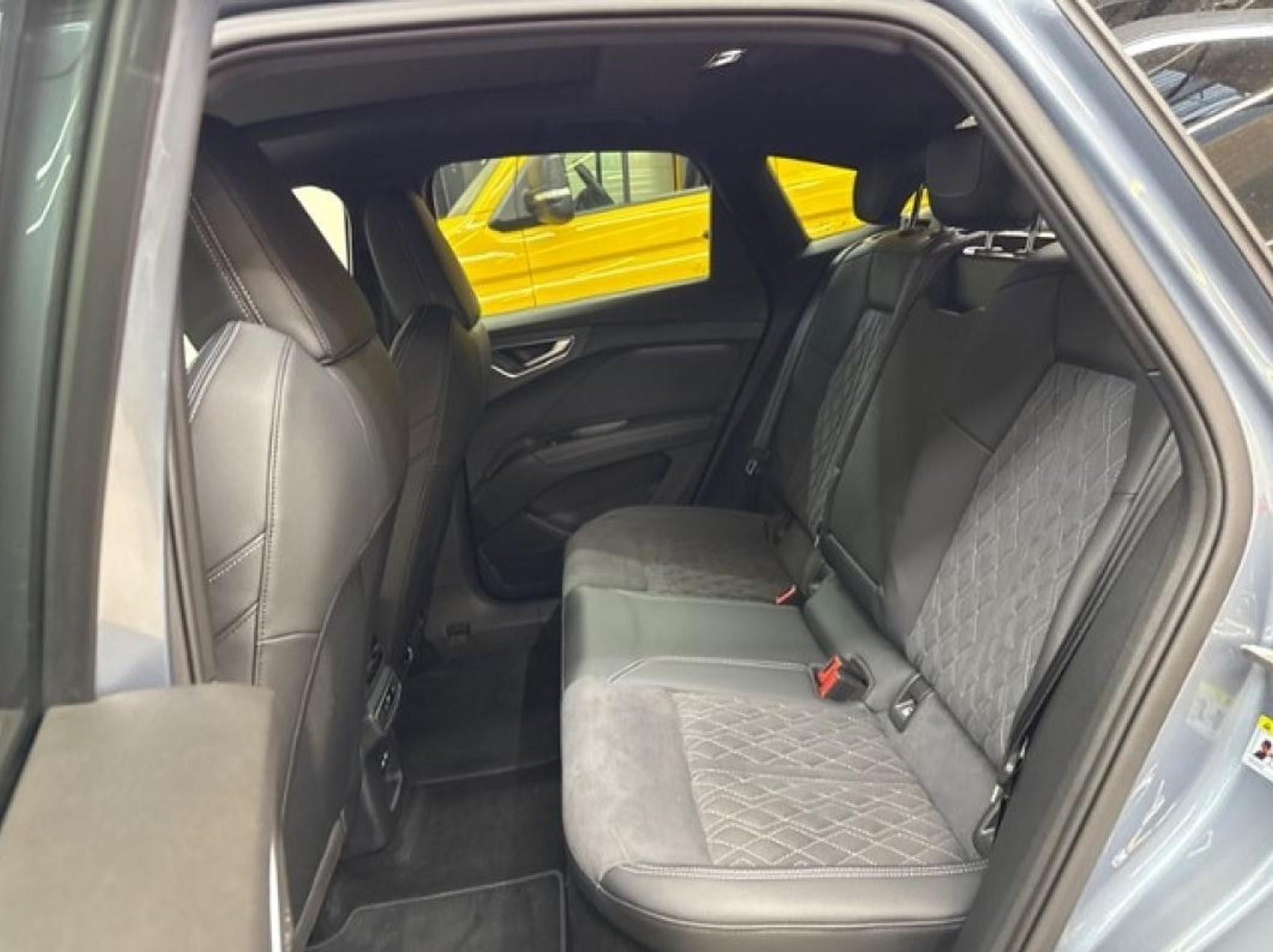 listing desktop thumbnail image 7