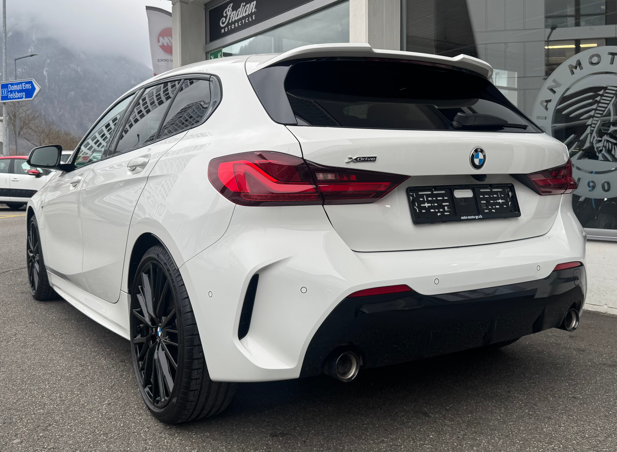 listing desktop thumbnail image 3