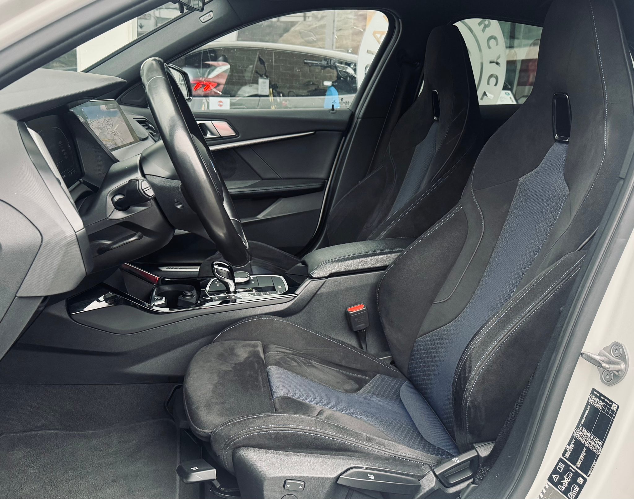 listing desktop thumbnail image 7