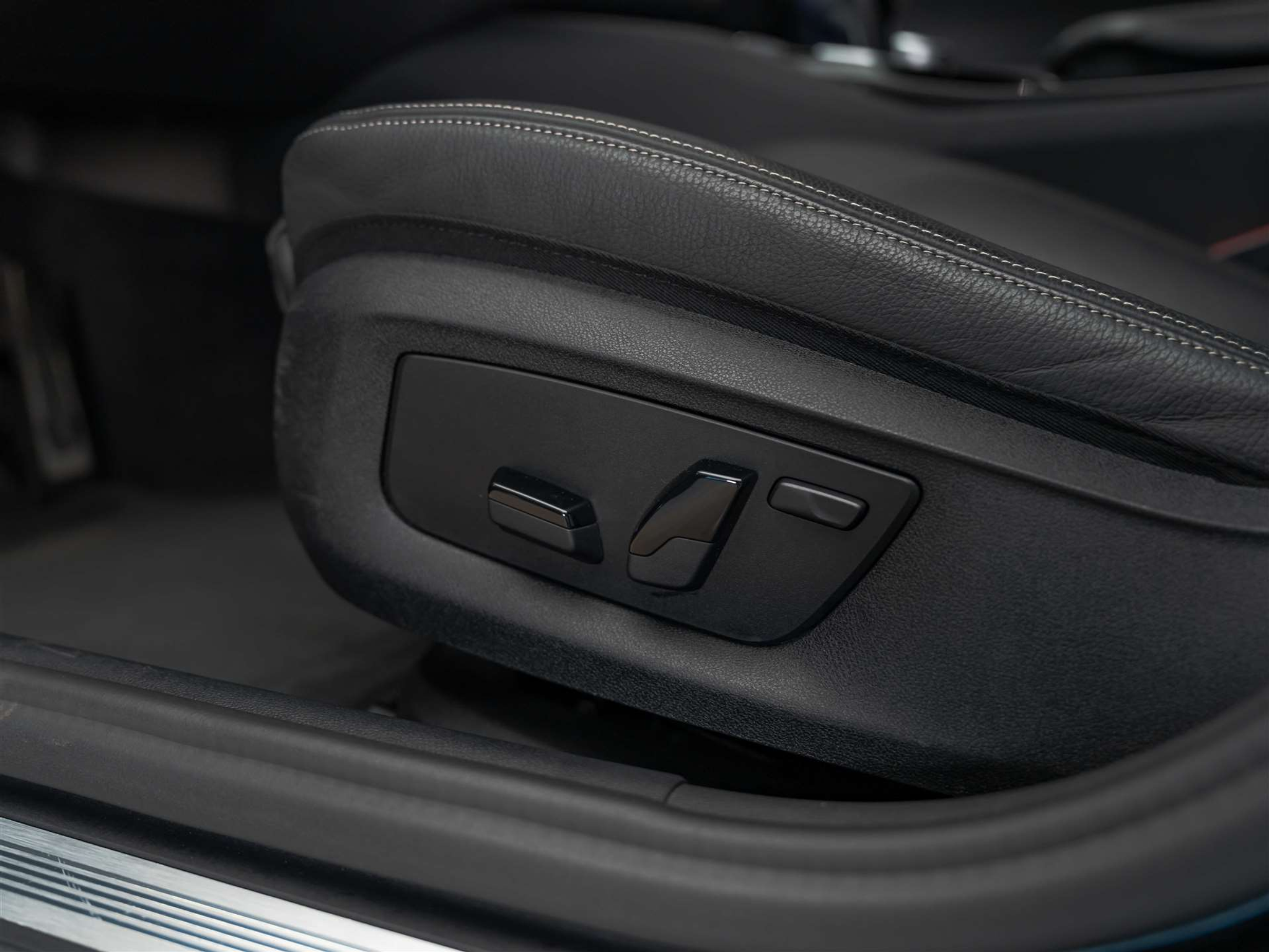 listing desktop thumbnail image 22