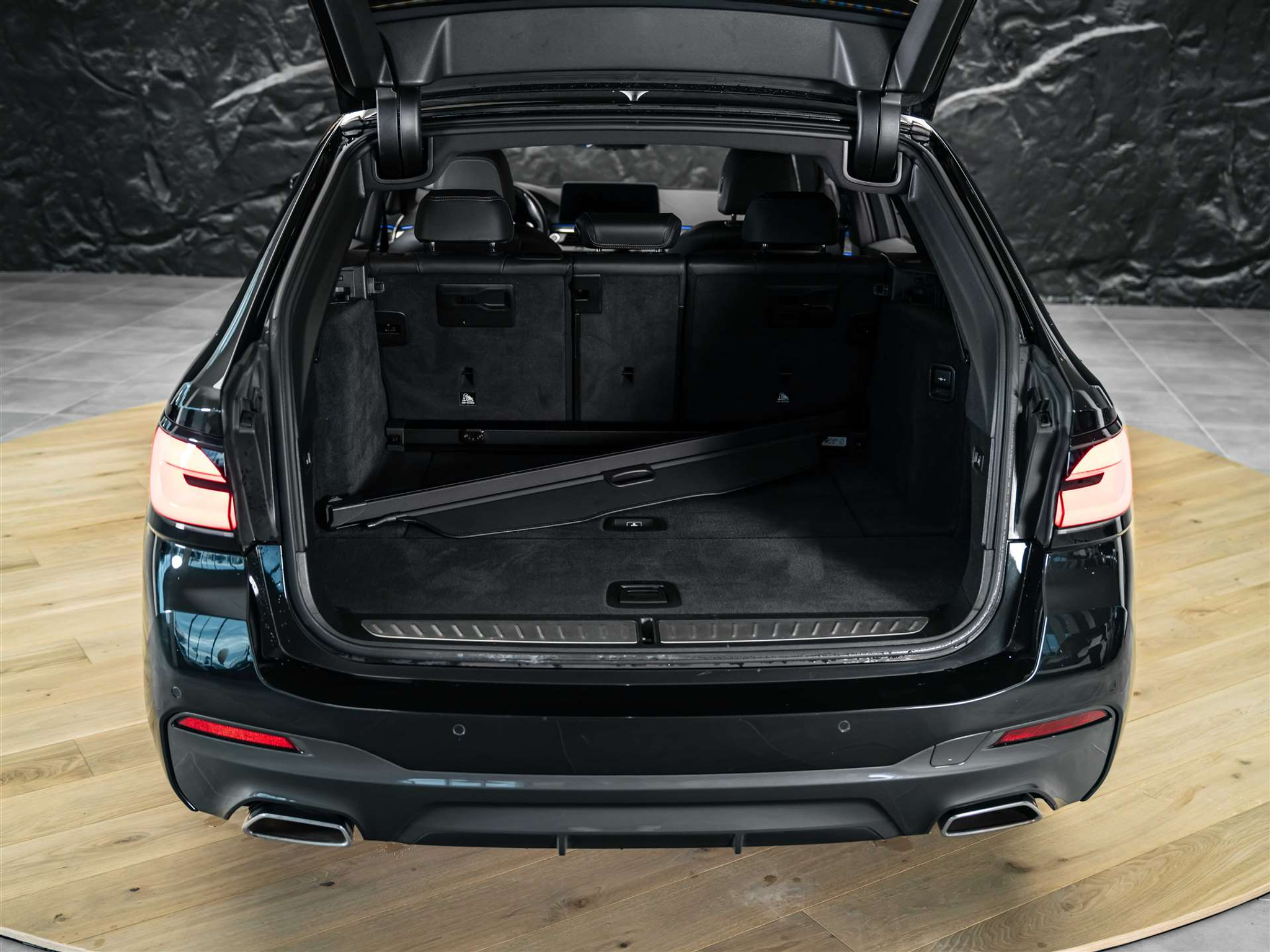 listing desktop thumbnail image 45