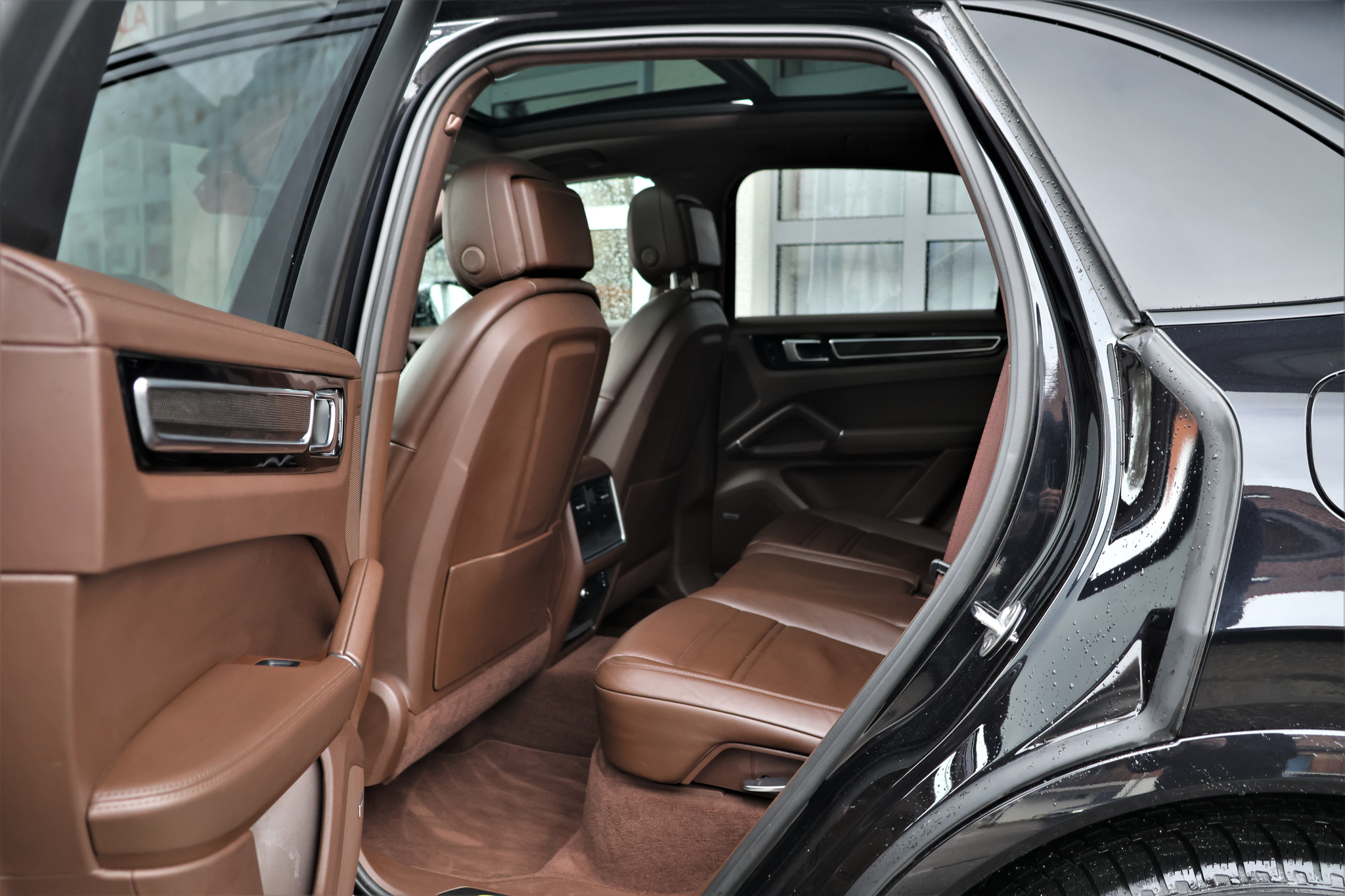 listing desktop thumbnail image 10