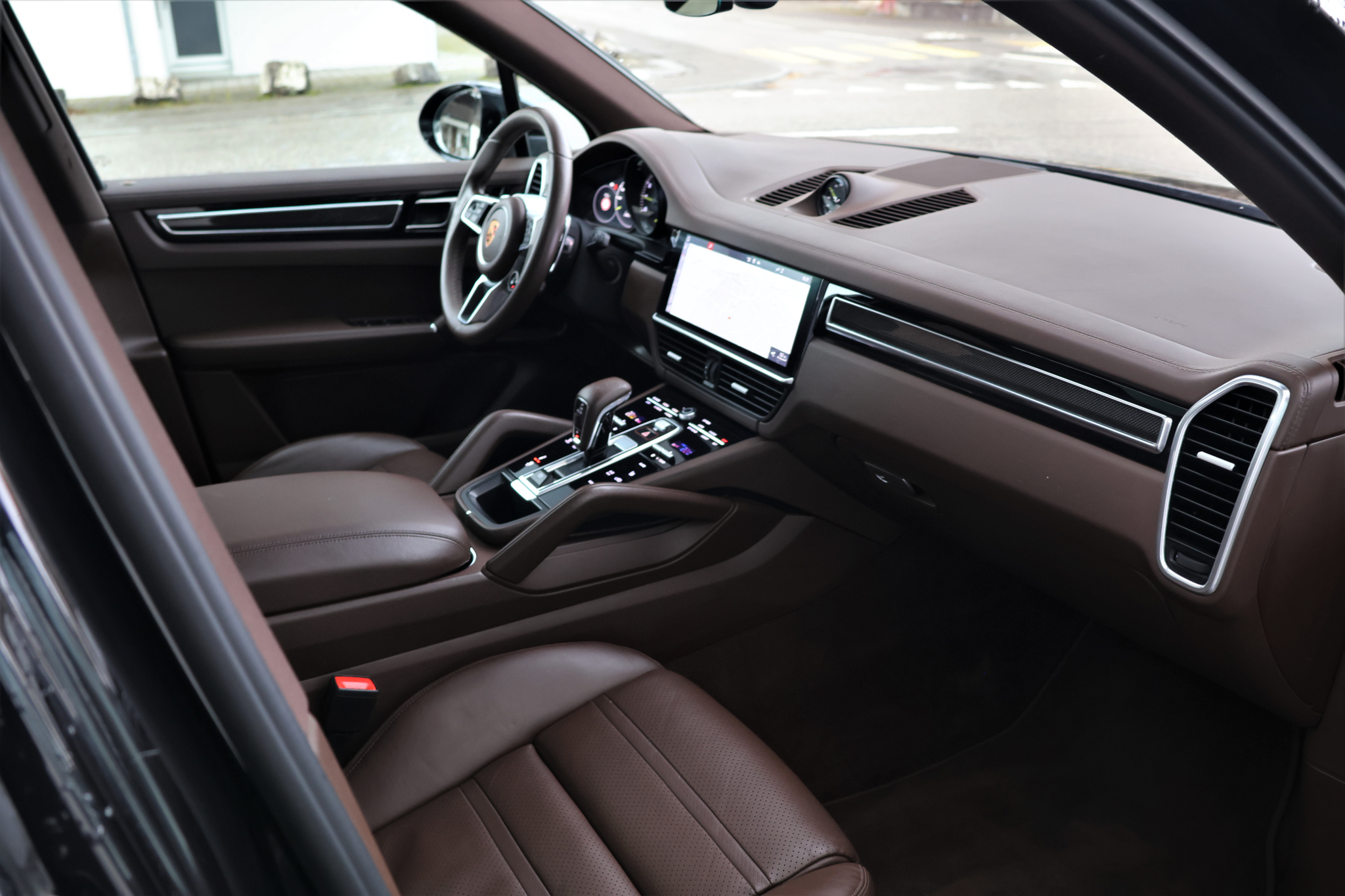 listing desktop thumbnail image 17