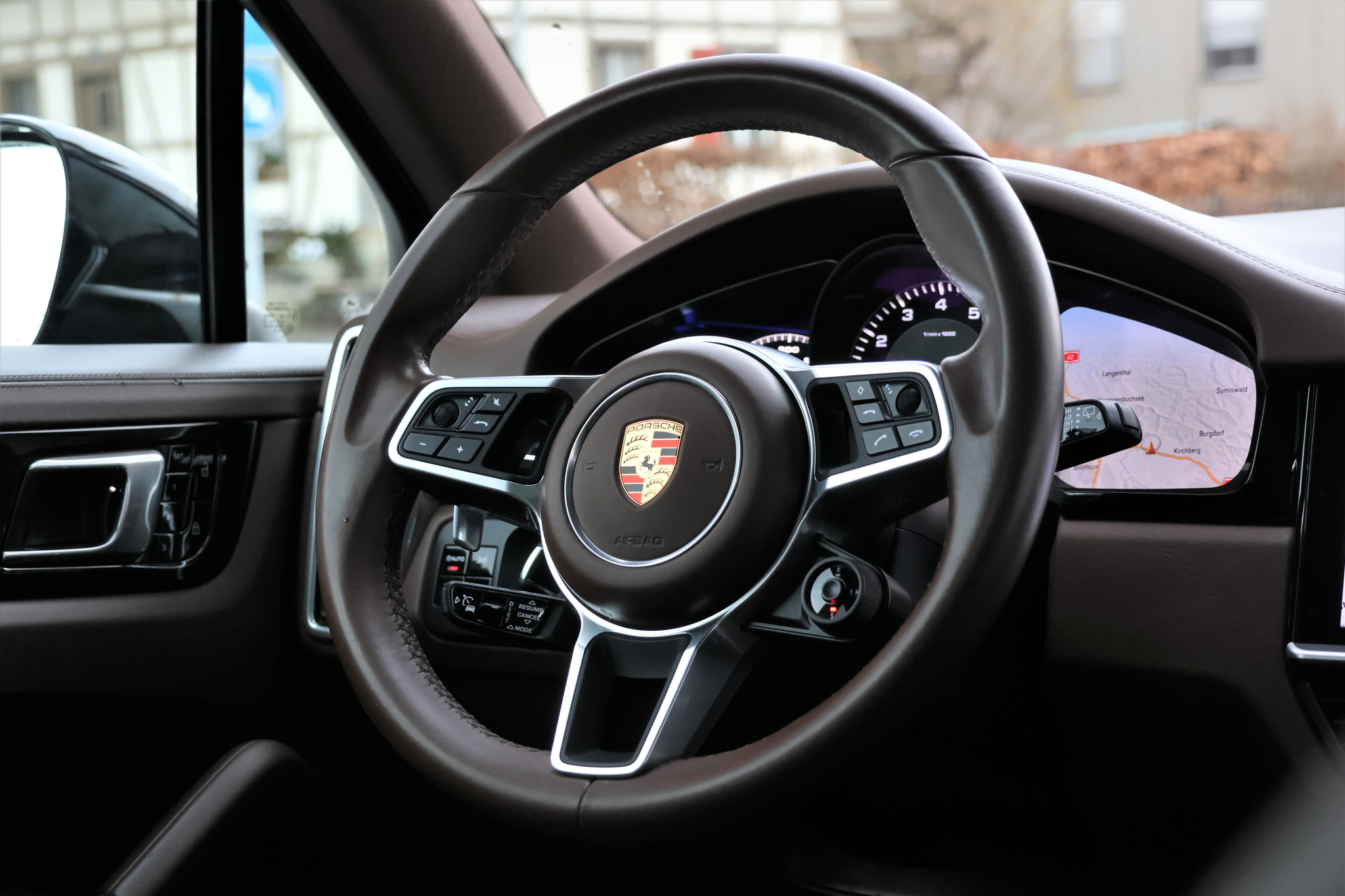 listing desktop thumbnail image 14