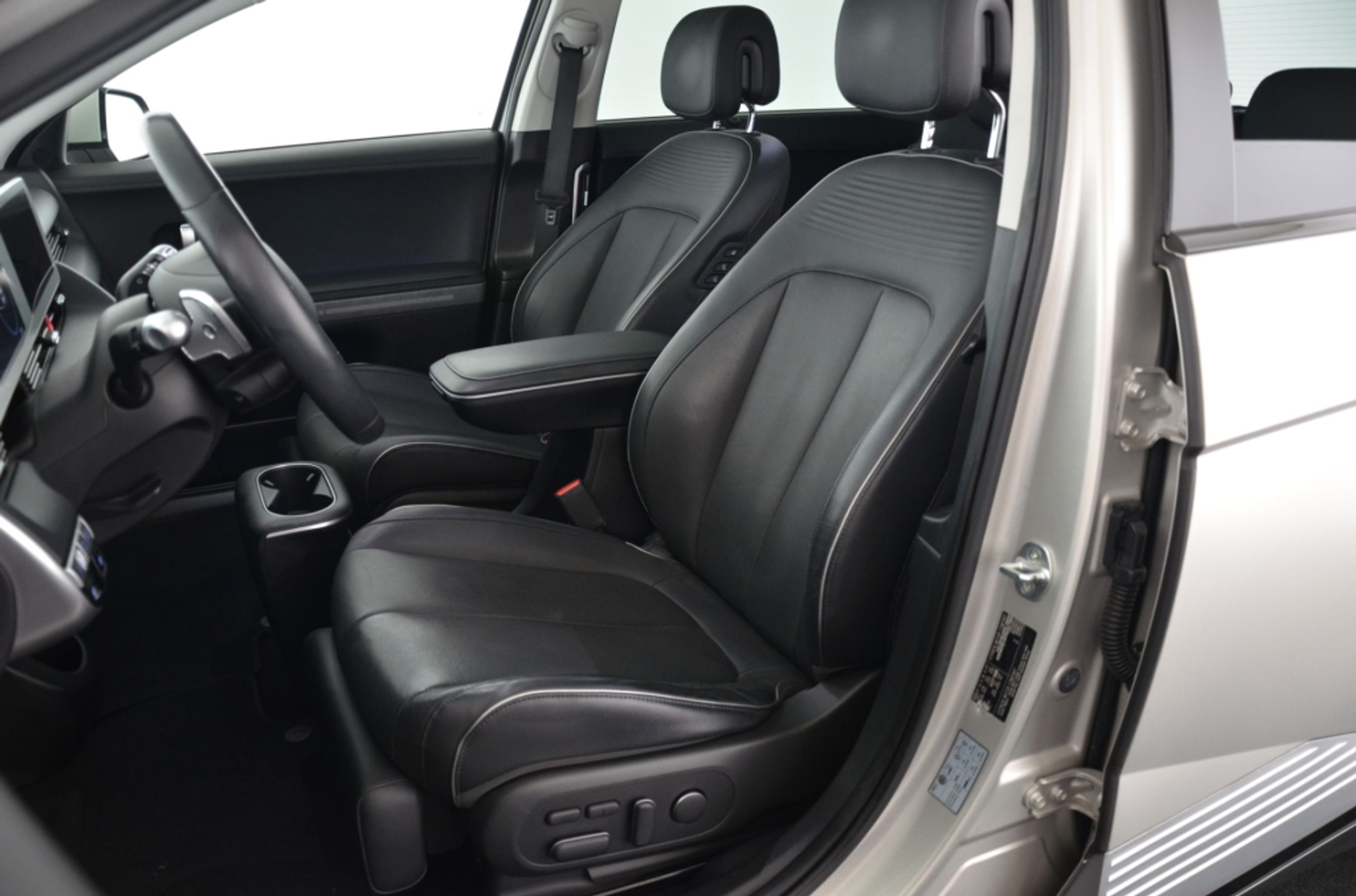 listing desktop thumbnail image 12