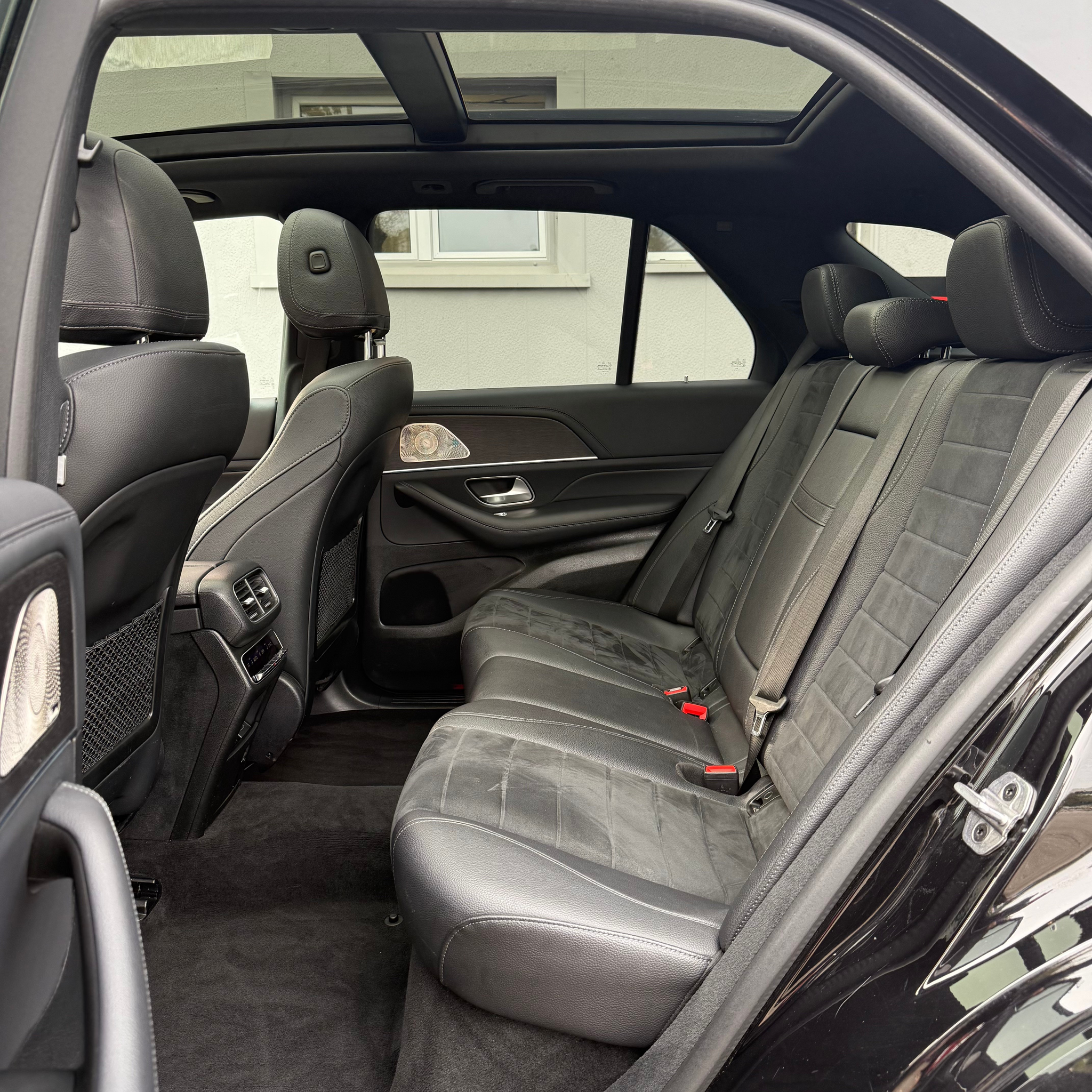 listing desktop thumbnail image 13