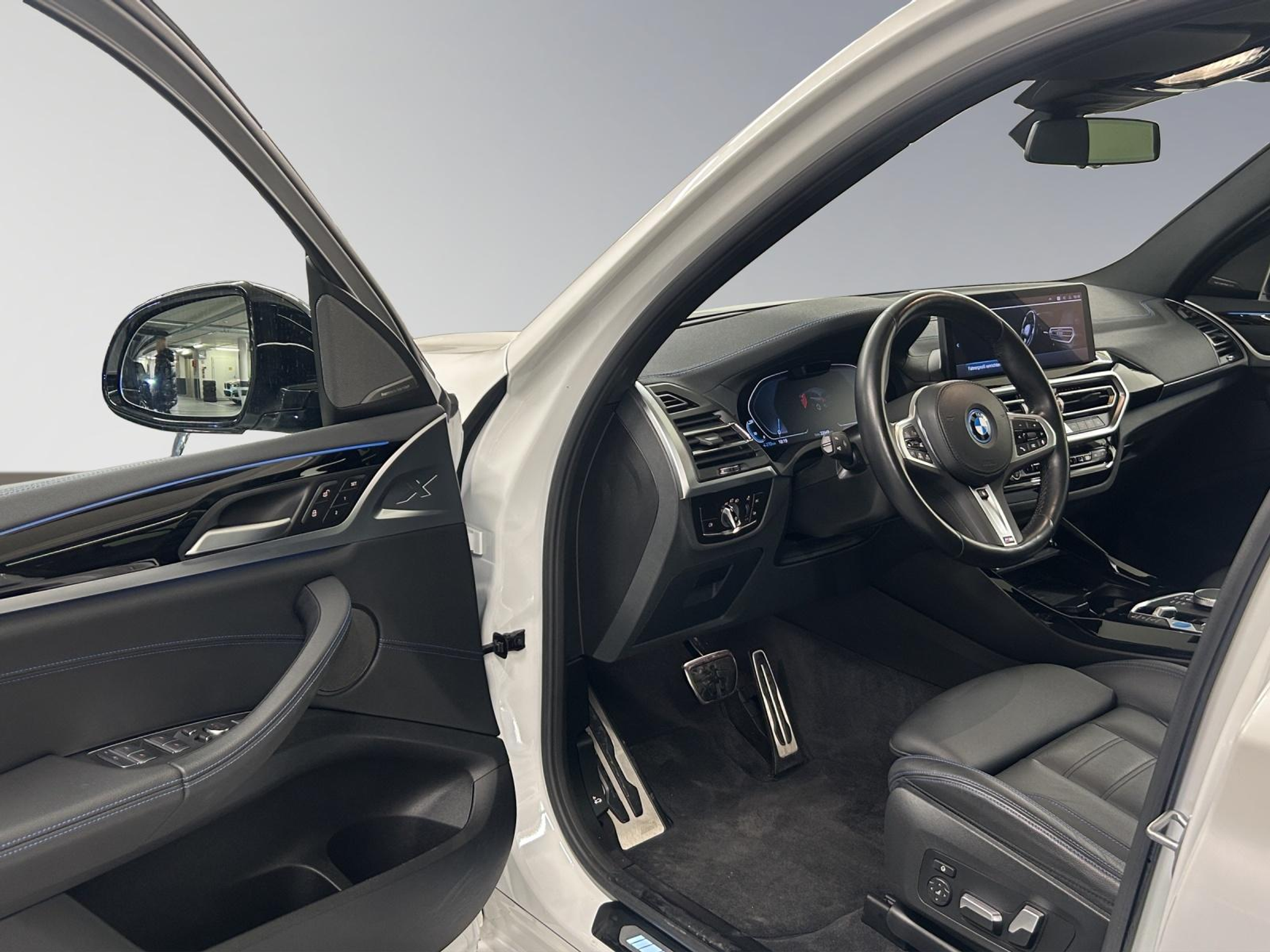 listing desktop thumbnail image 11