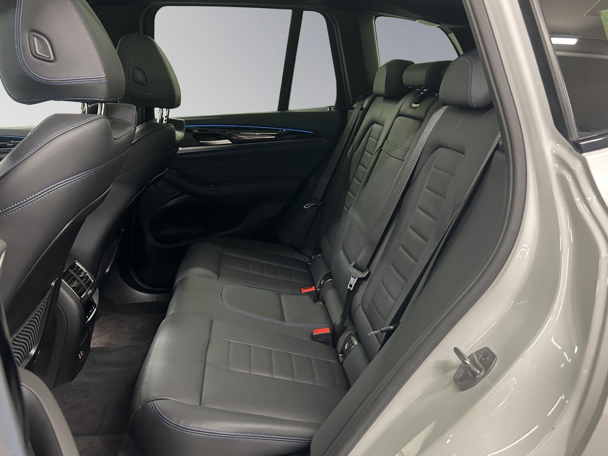 listing desktop thumbnail image 13