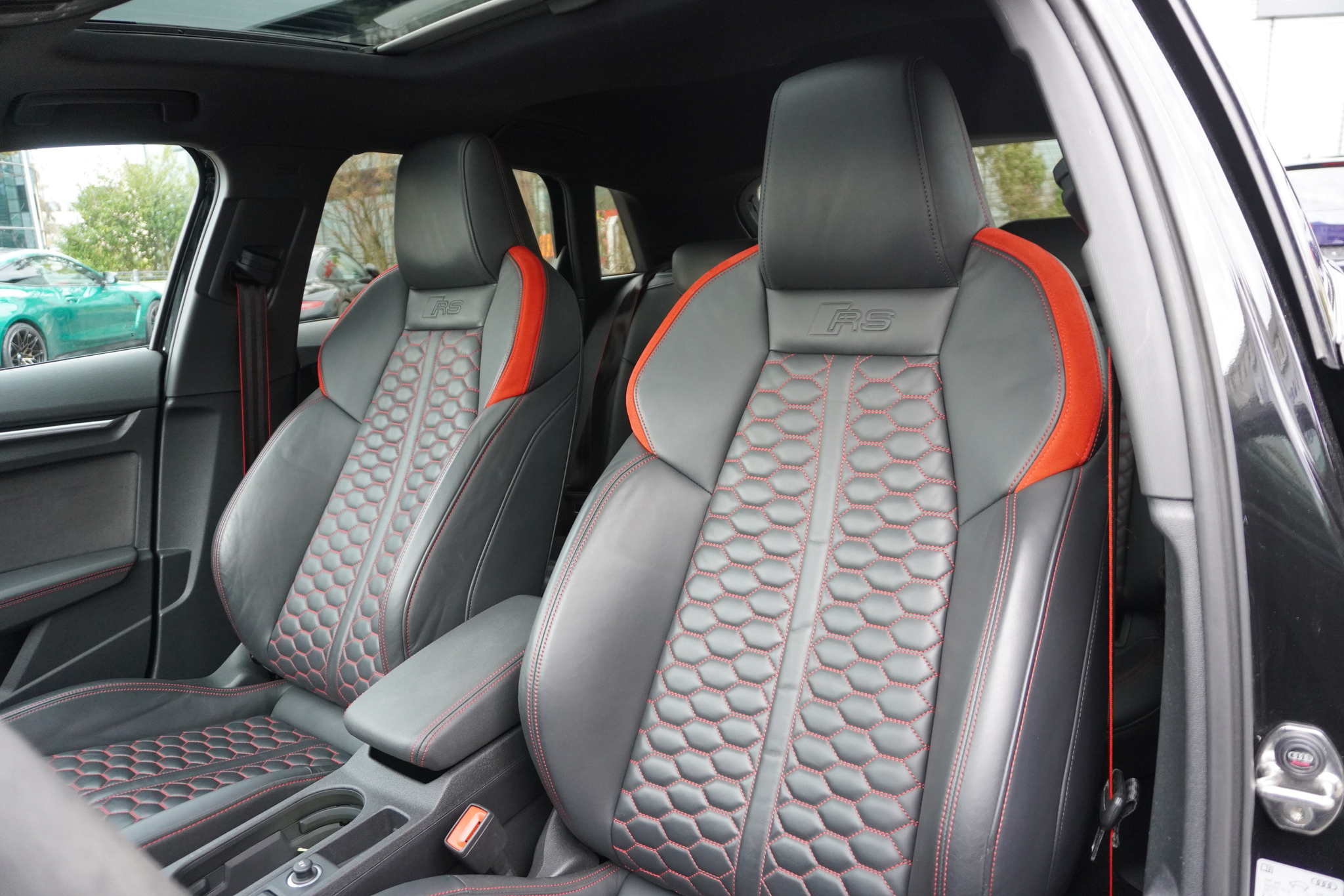 listing desktop thumbnail image 15