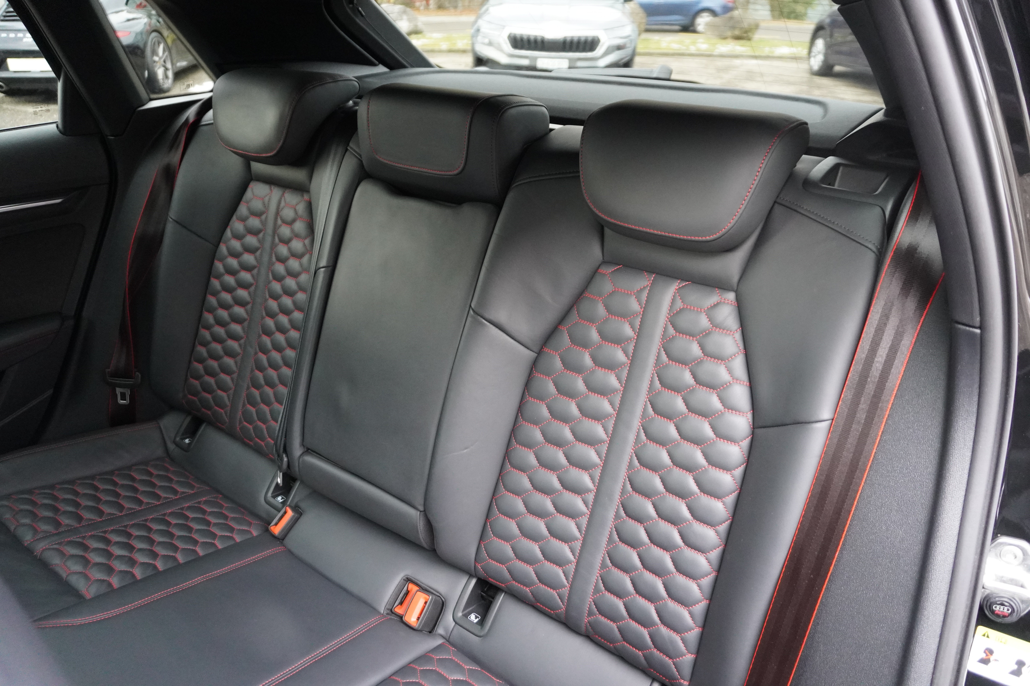 listing desktop thumbnail image 16