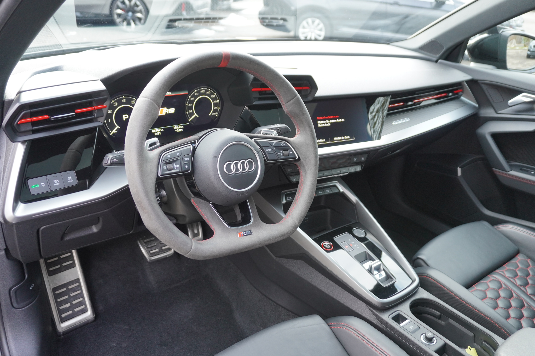 listing desktop thumbnail image 12