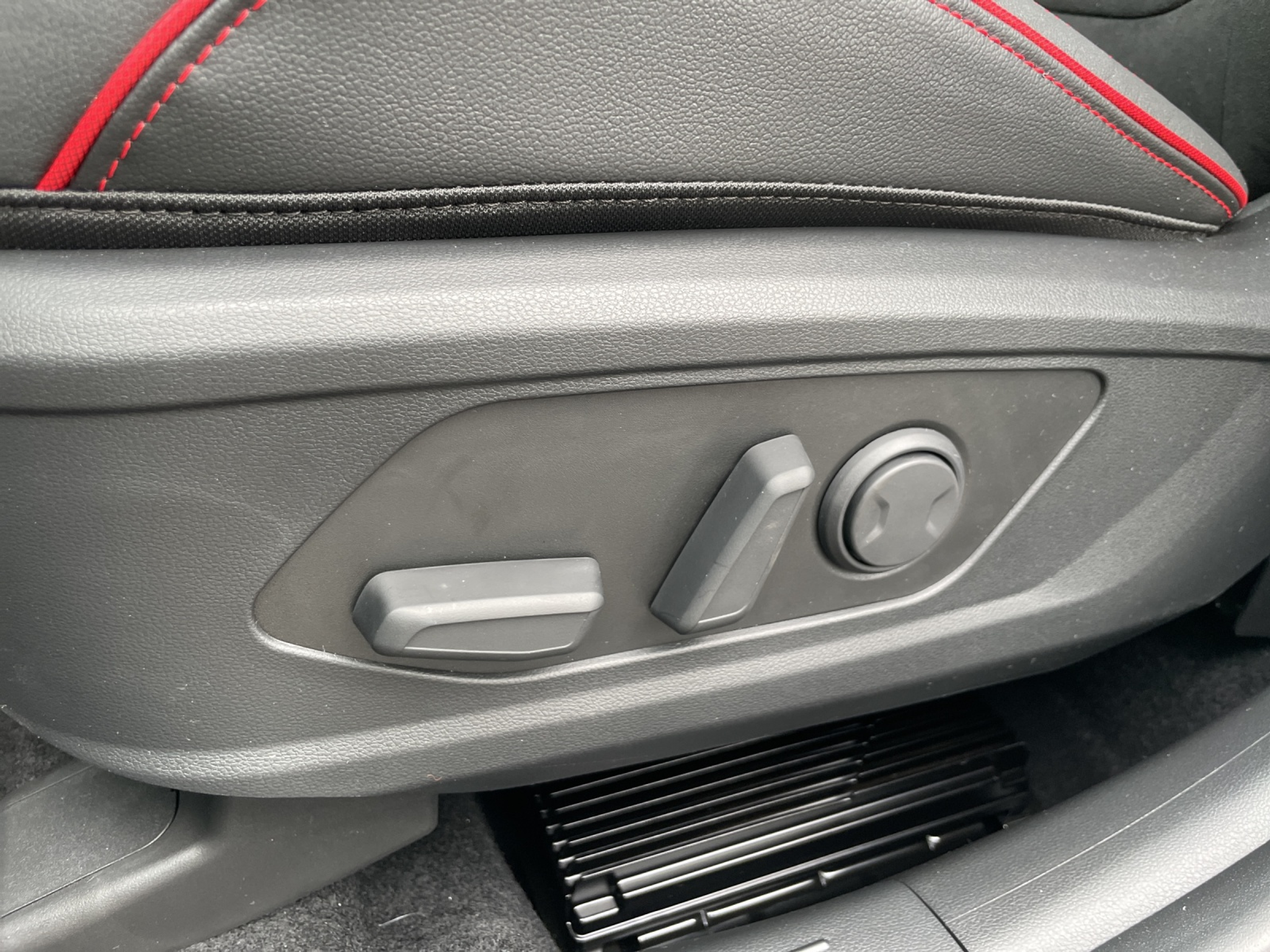 listing desktop thumbnail image 5