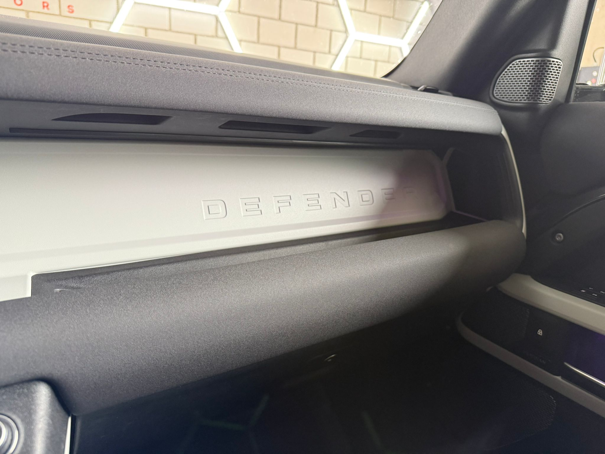 listing desktop thumbnail image 10