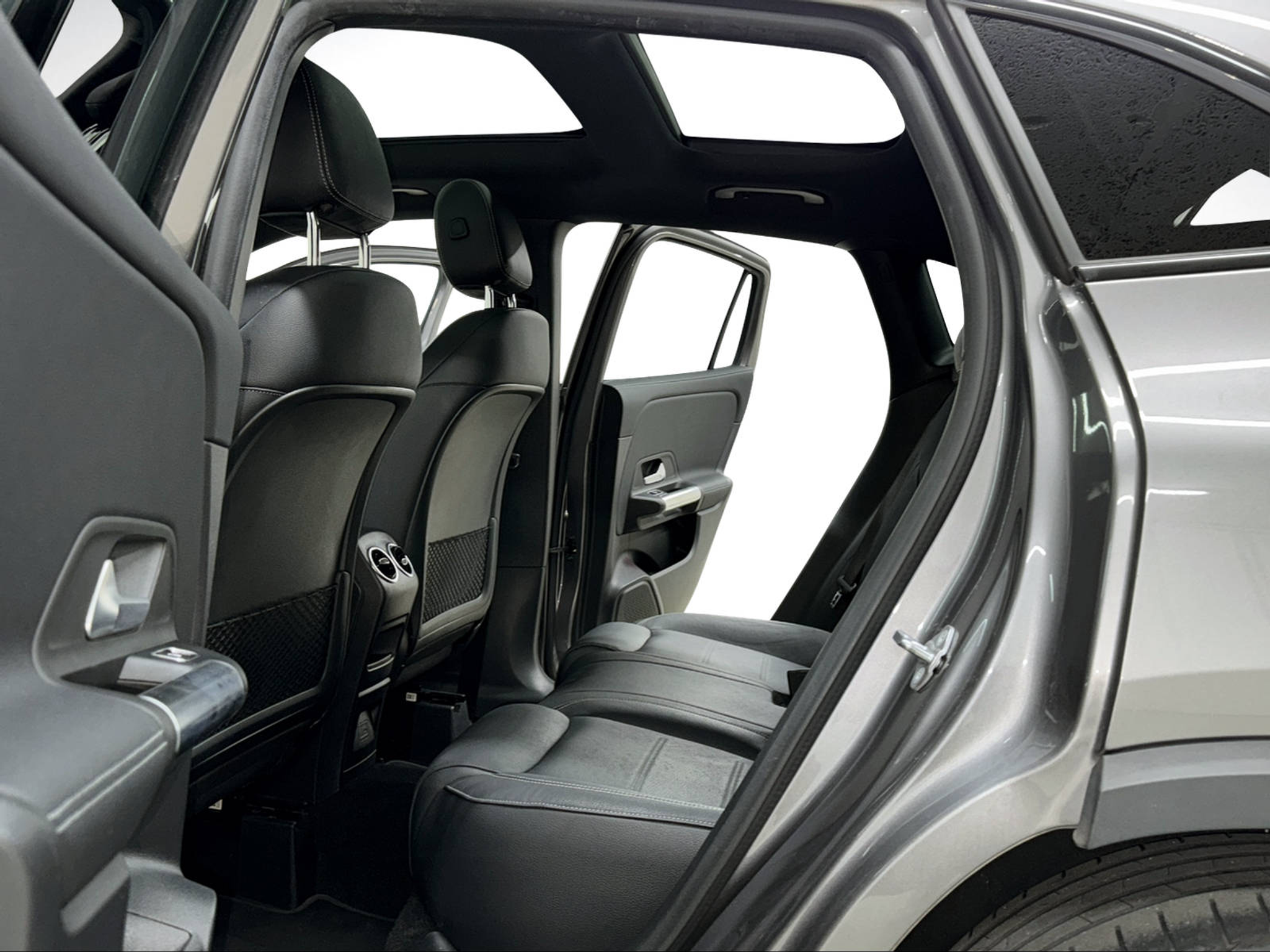 listing desktop thumbnail image 7