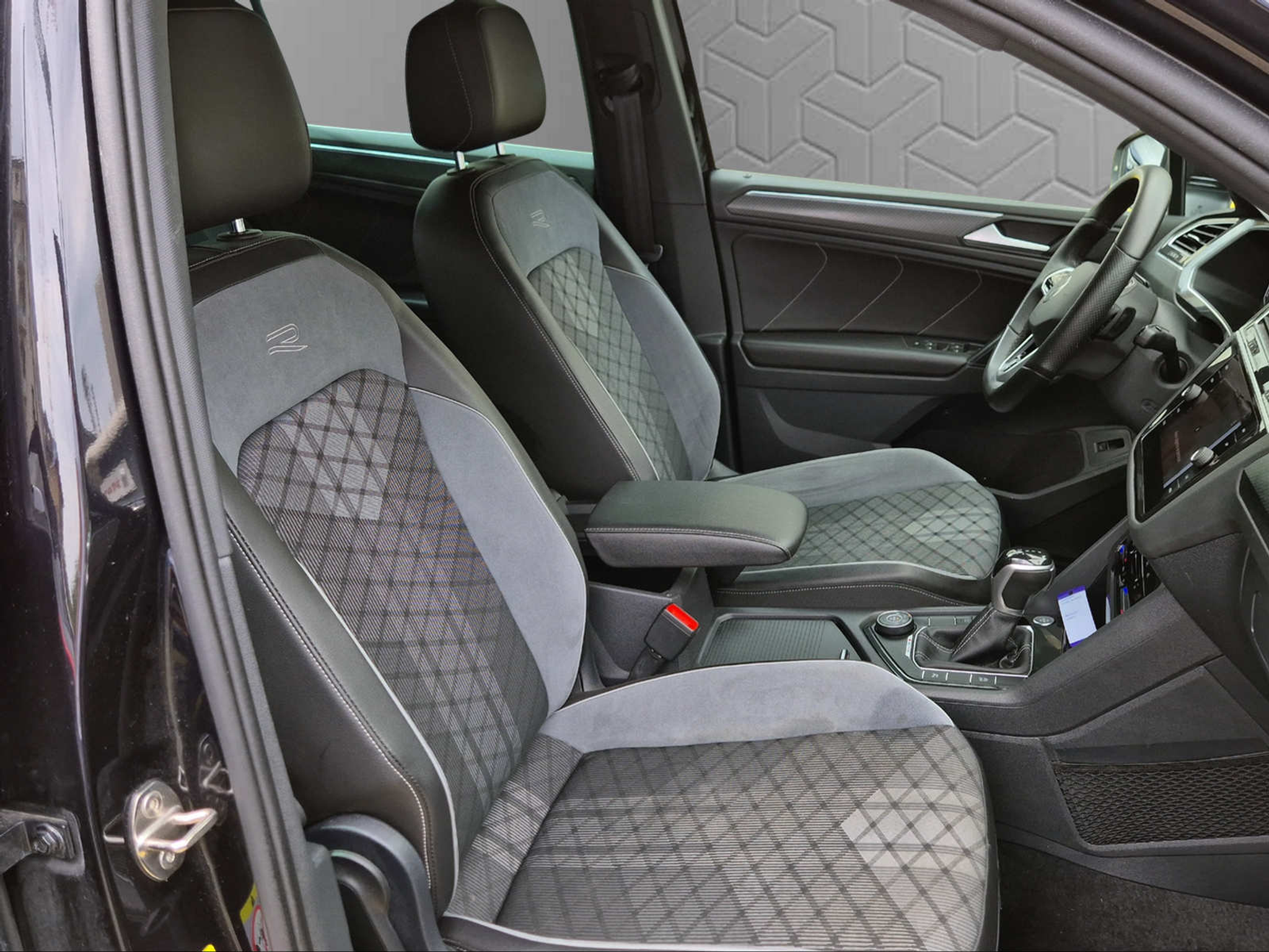 listing desktop thumbnail image 11