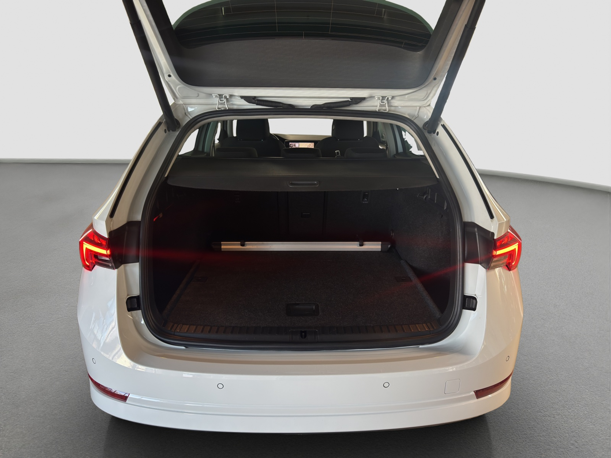 listing desktop thumbnail image 9