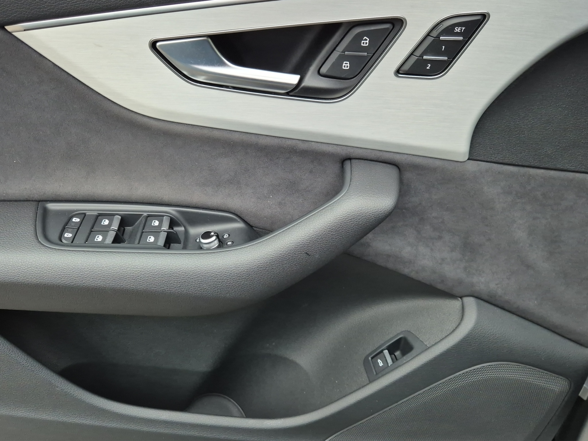 listing desktop thumbnail image 14