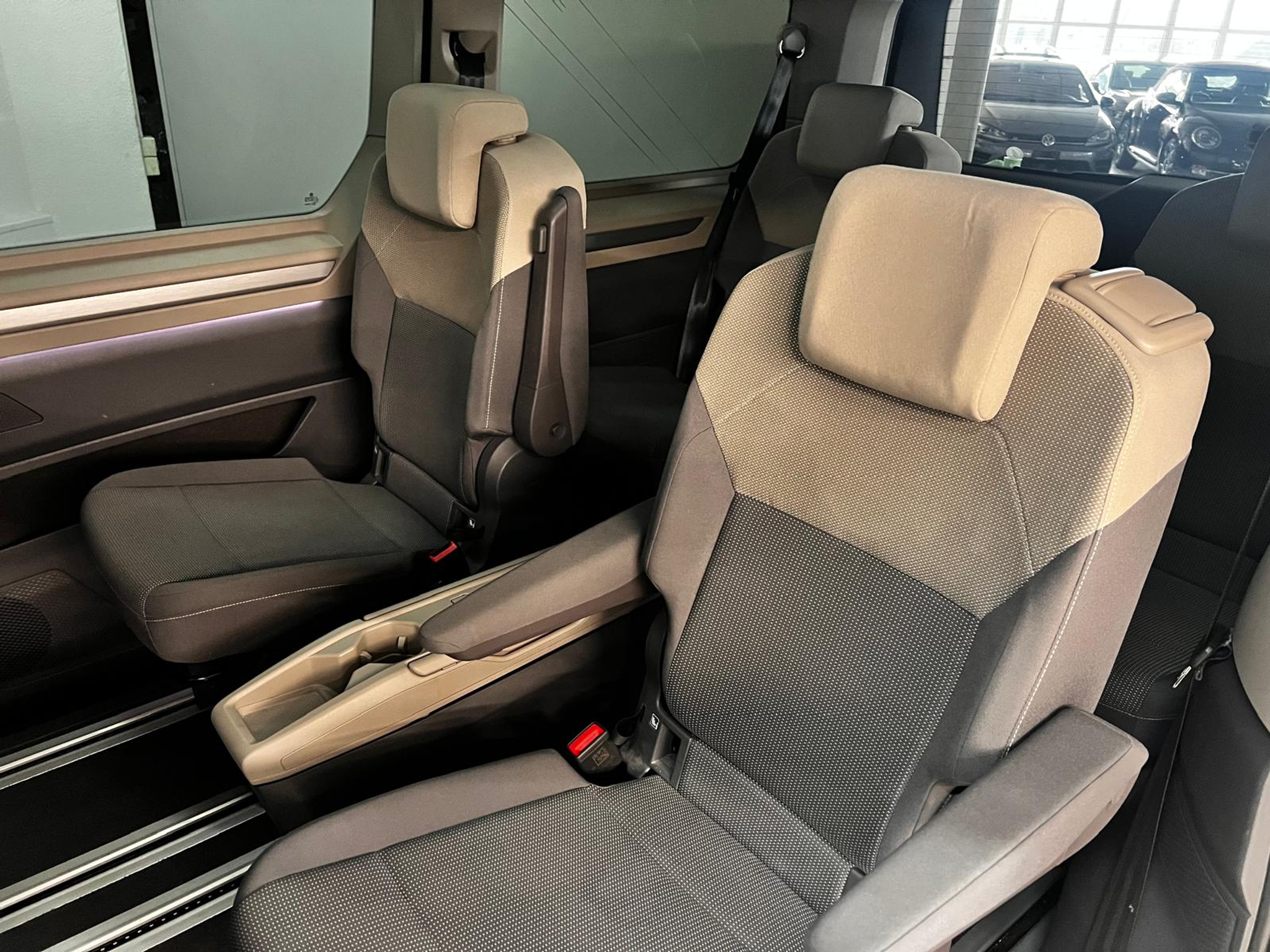 listing desktop thumbnail image 8