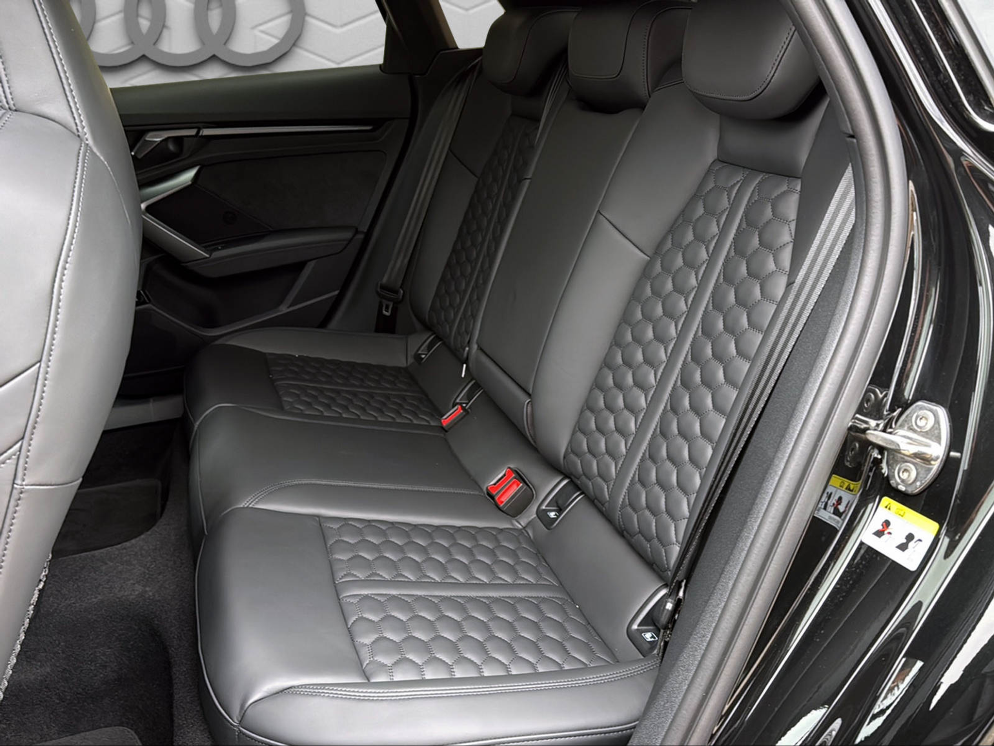 listing desktop thumbnail image 12