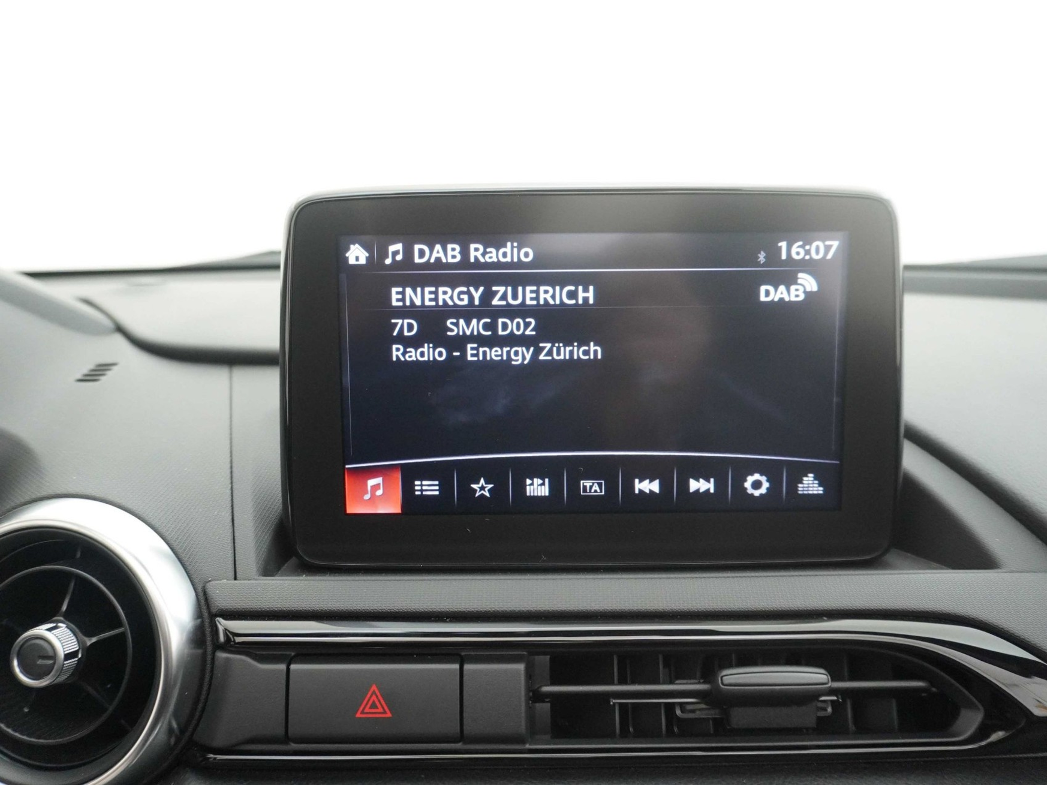 listing desktop thumbnail image 12