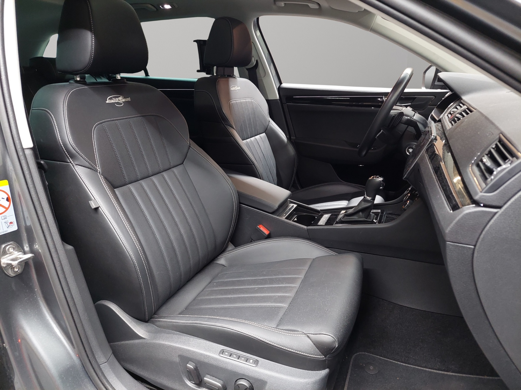 listing desktop thumbnail image 8