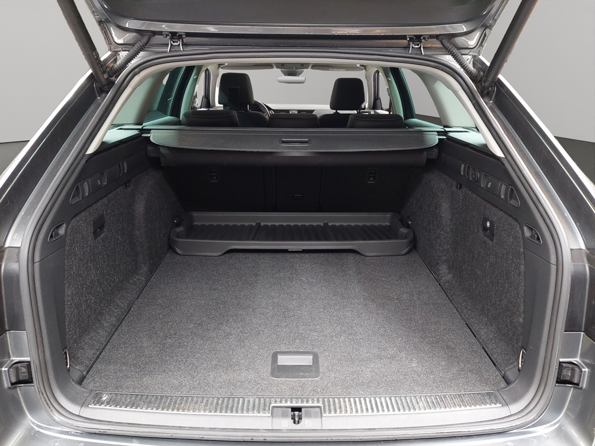 listing desktop thumbnail image 10