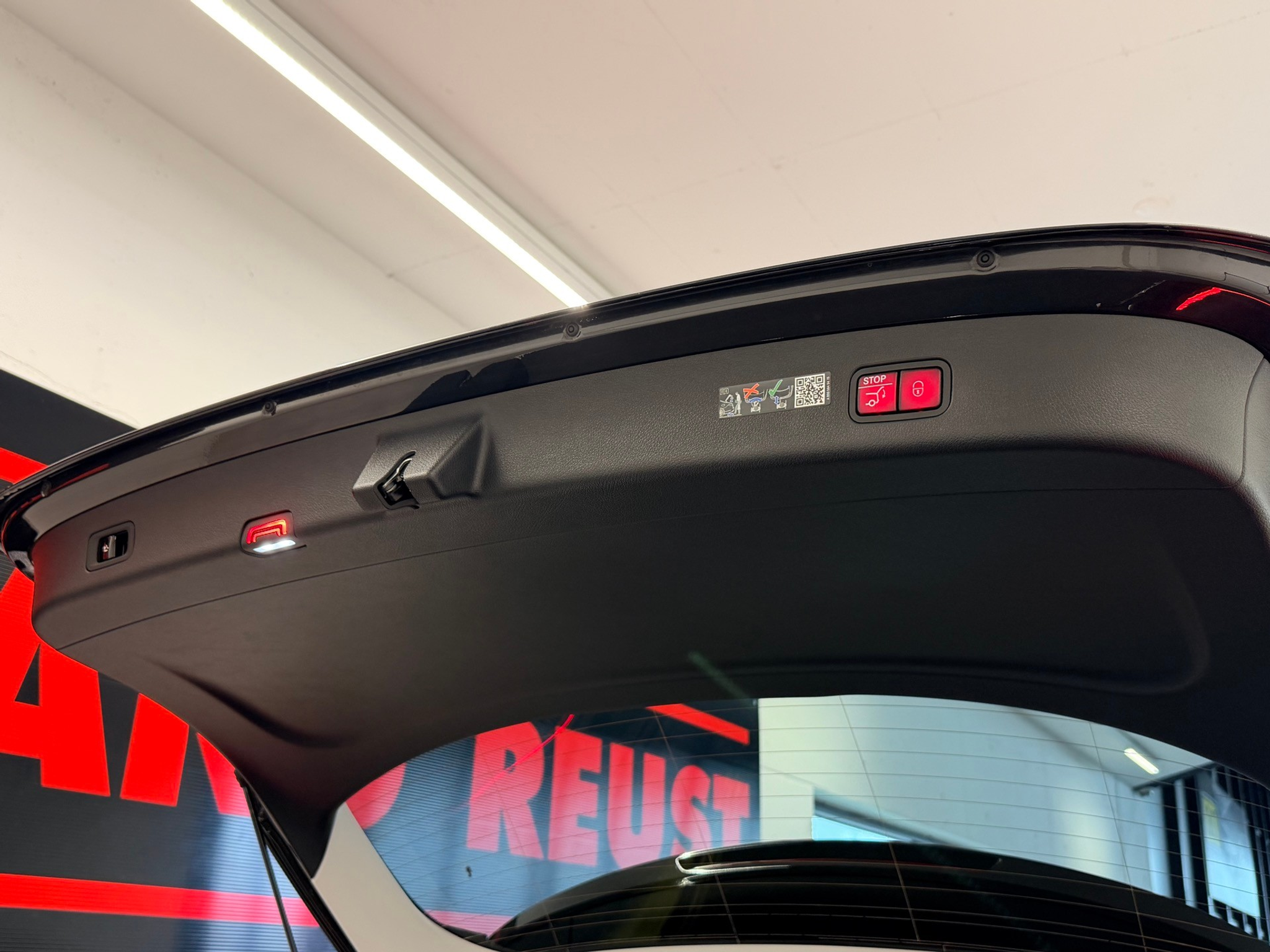 listing desktop thumbnail image 11