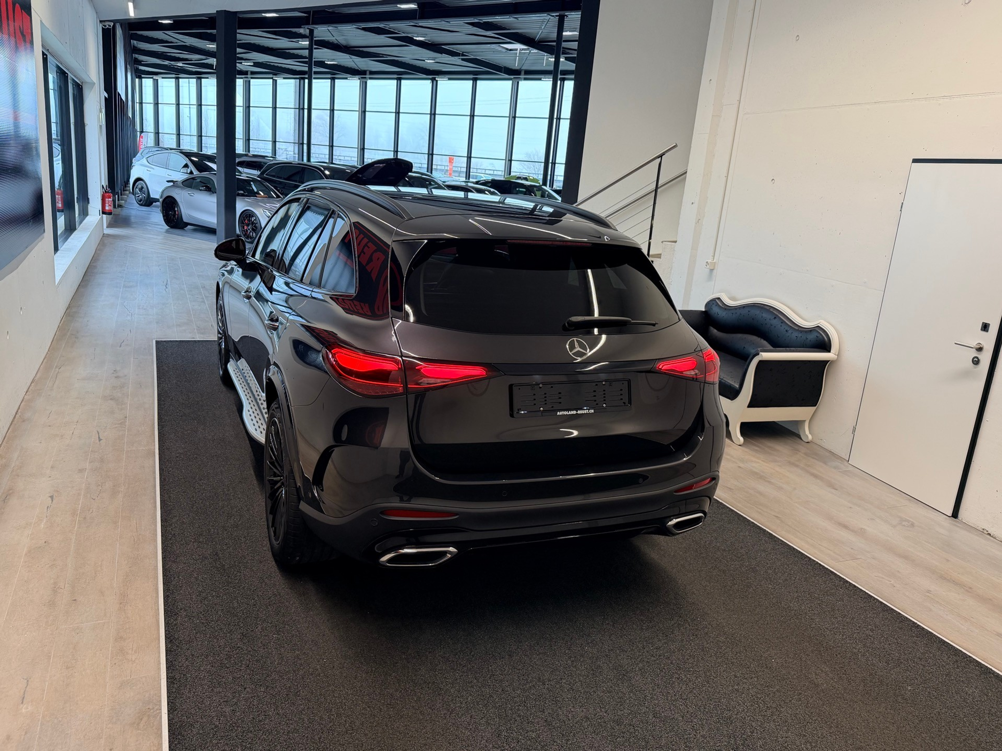 listing desktop thumbnail image 8