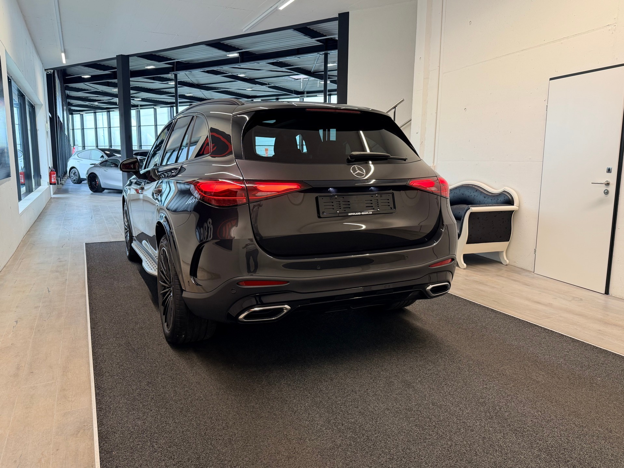 listing desktop thumbnail image 7